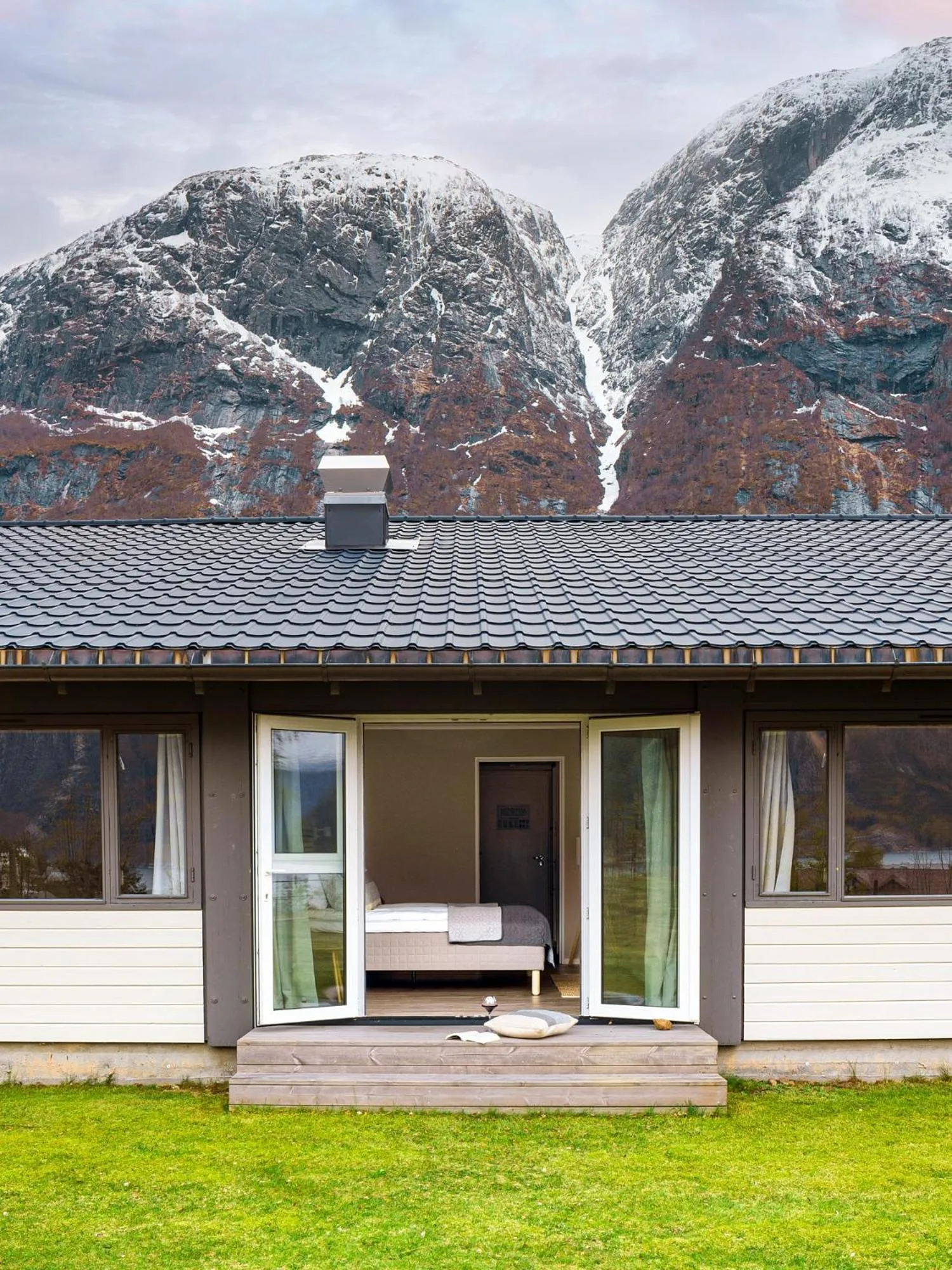 Property building in Eidfjord Hotel