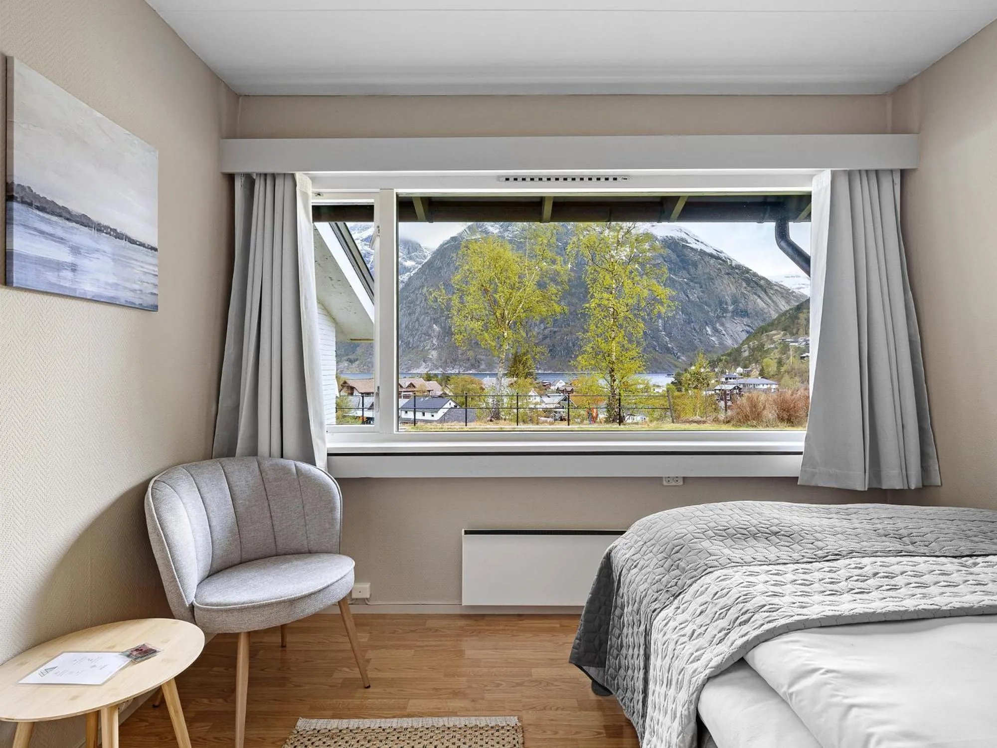 Natural landscape, Bed in Eidfjord Hotel