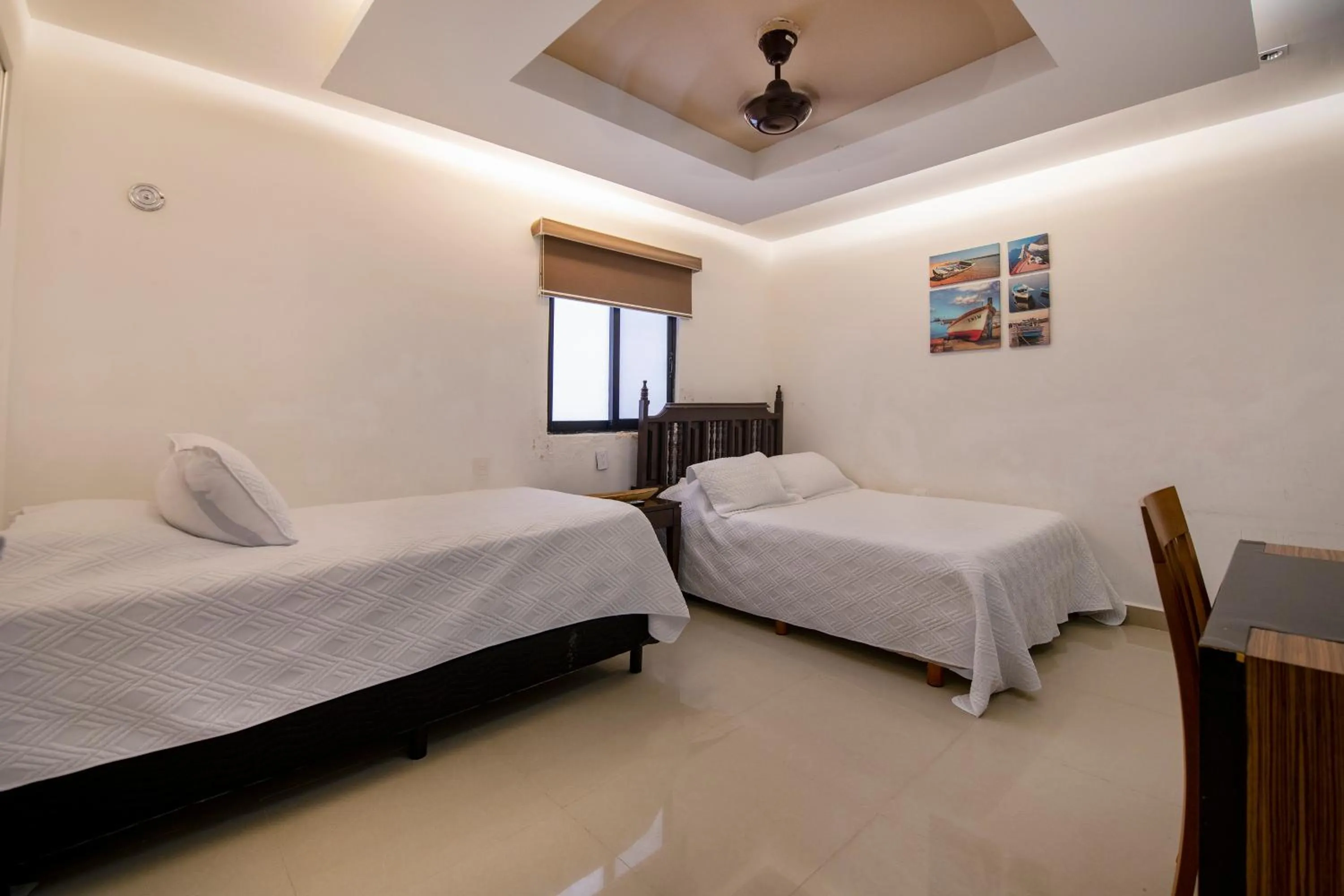 Bedroom, Bed in Family Vacations apartment Ocean View