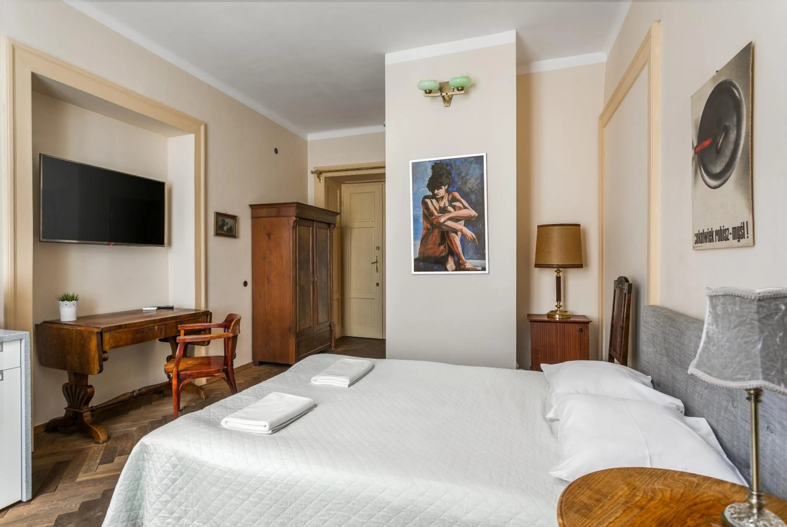 Bed in The Spiski Palace Apartments