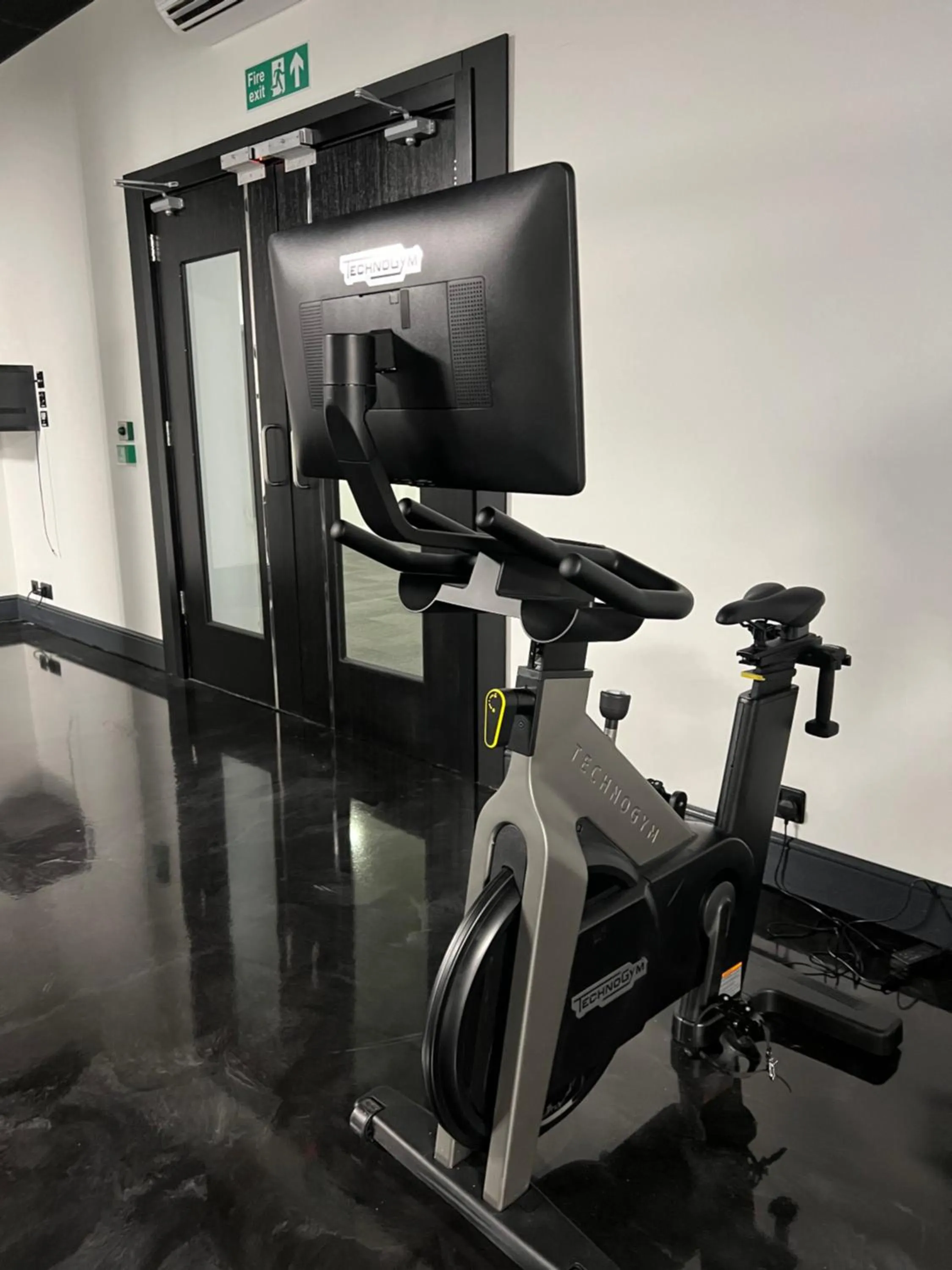 Fitness centre/facilities in Stylish 2 bedrooms, 2 bathrooms with workspace in Milton Keynes