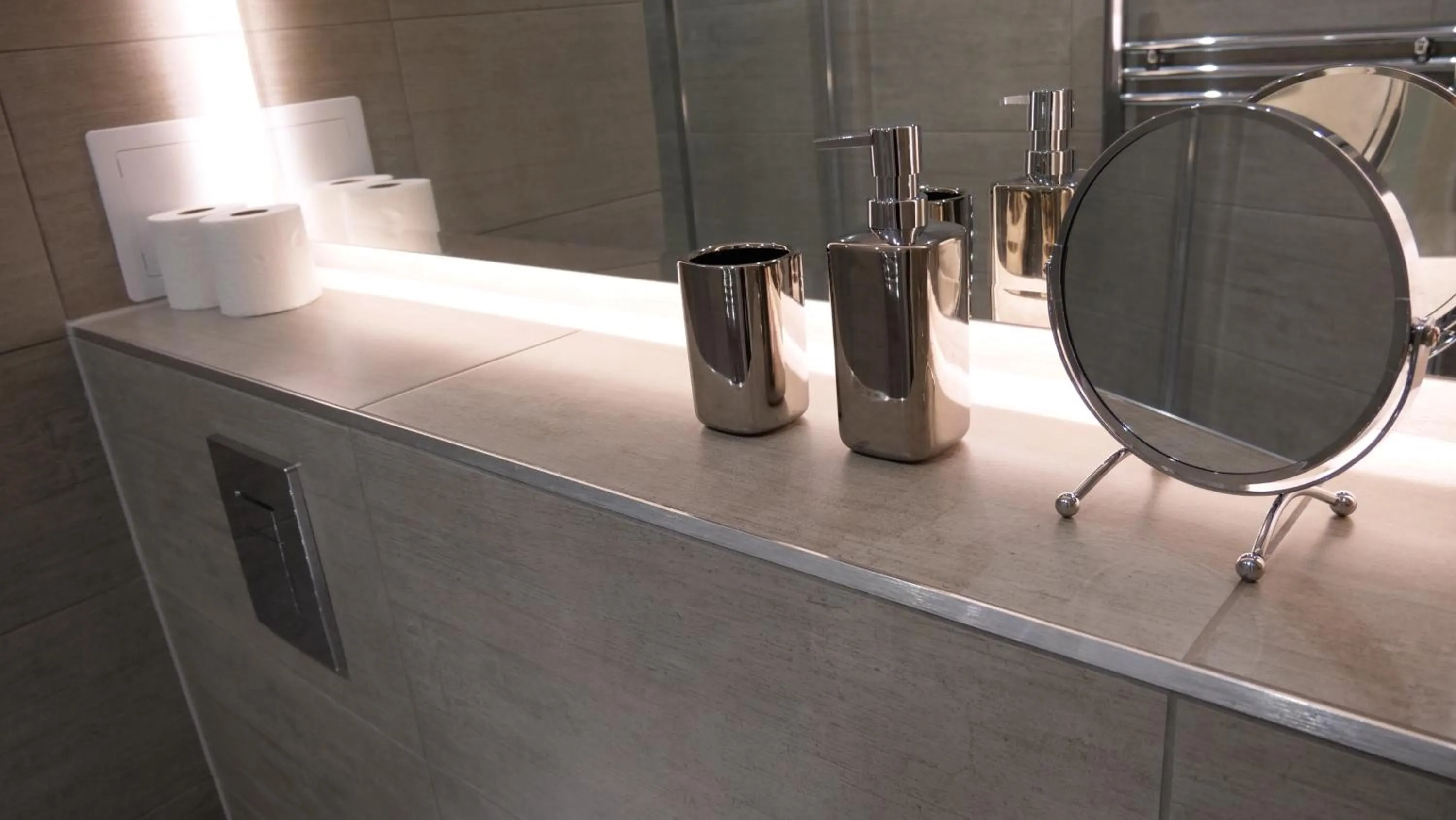 Bathroom in Stylish 2 bedrooms, 2 bathrooms with workspace in Milton Keynes