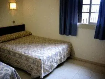 Bed in Roma Reial Bed in Roma Reial