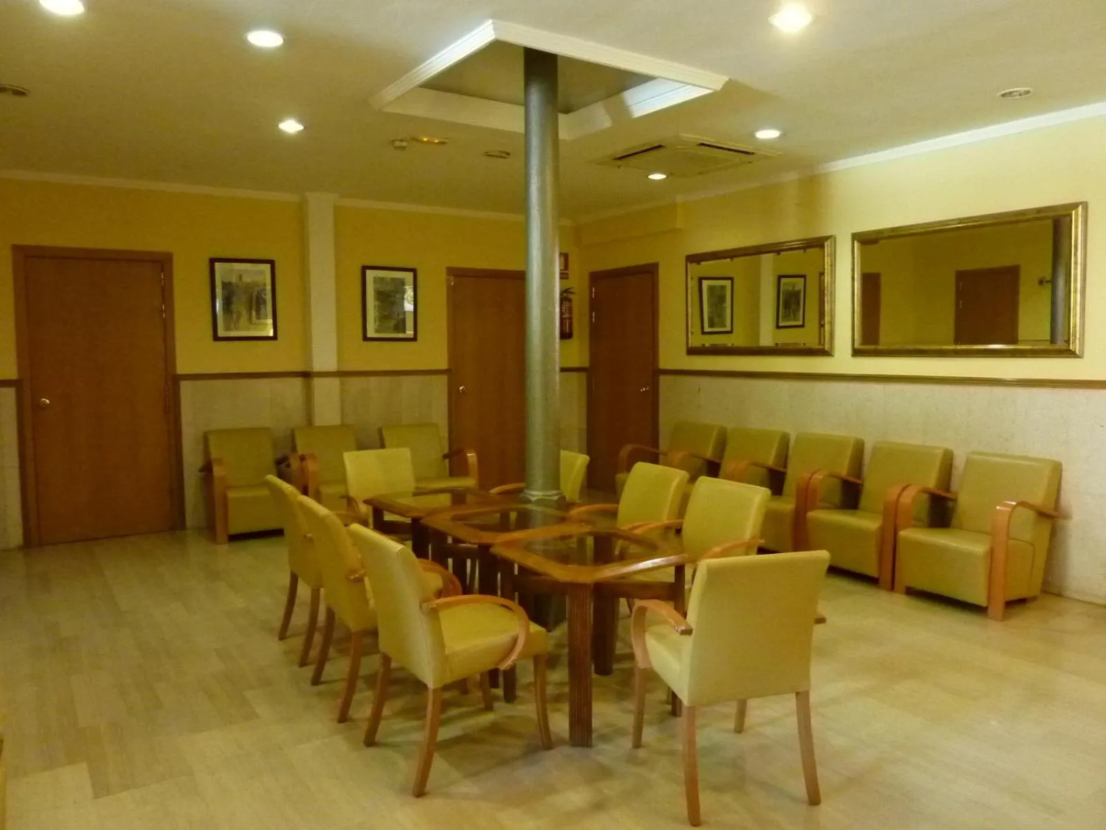 Lounge or bar in Roma Reial