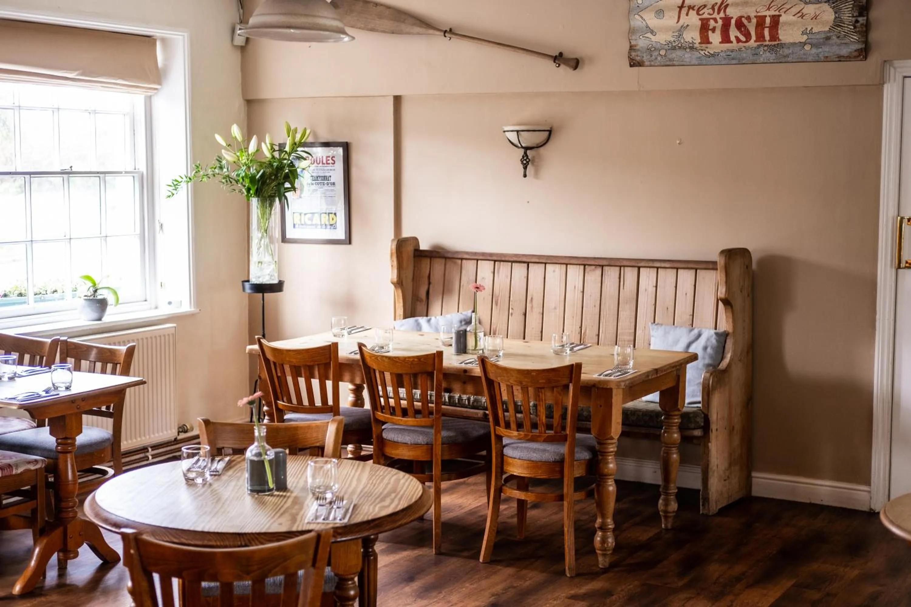 Restaurant/places to eat in White Hart Inn