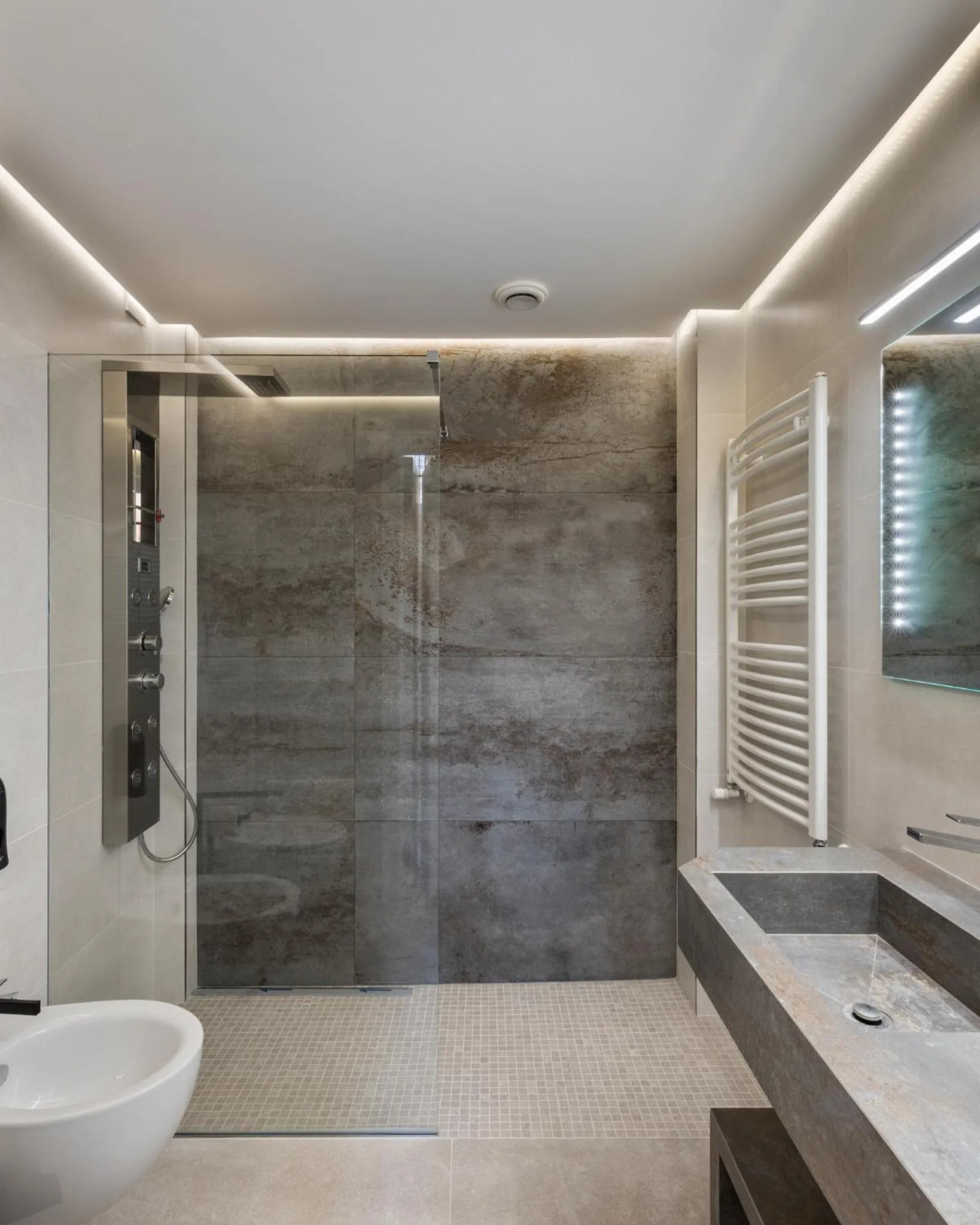 Shower in Casa Massima Suites & SPA