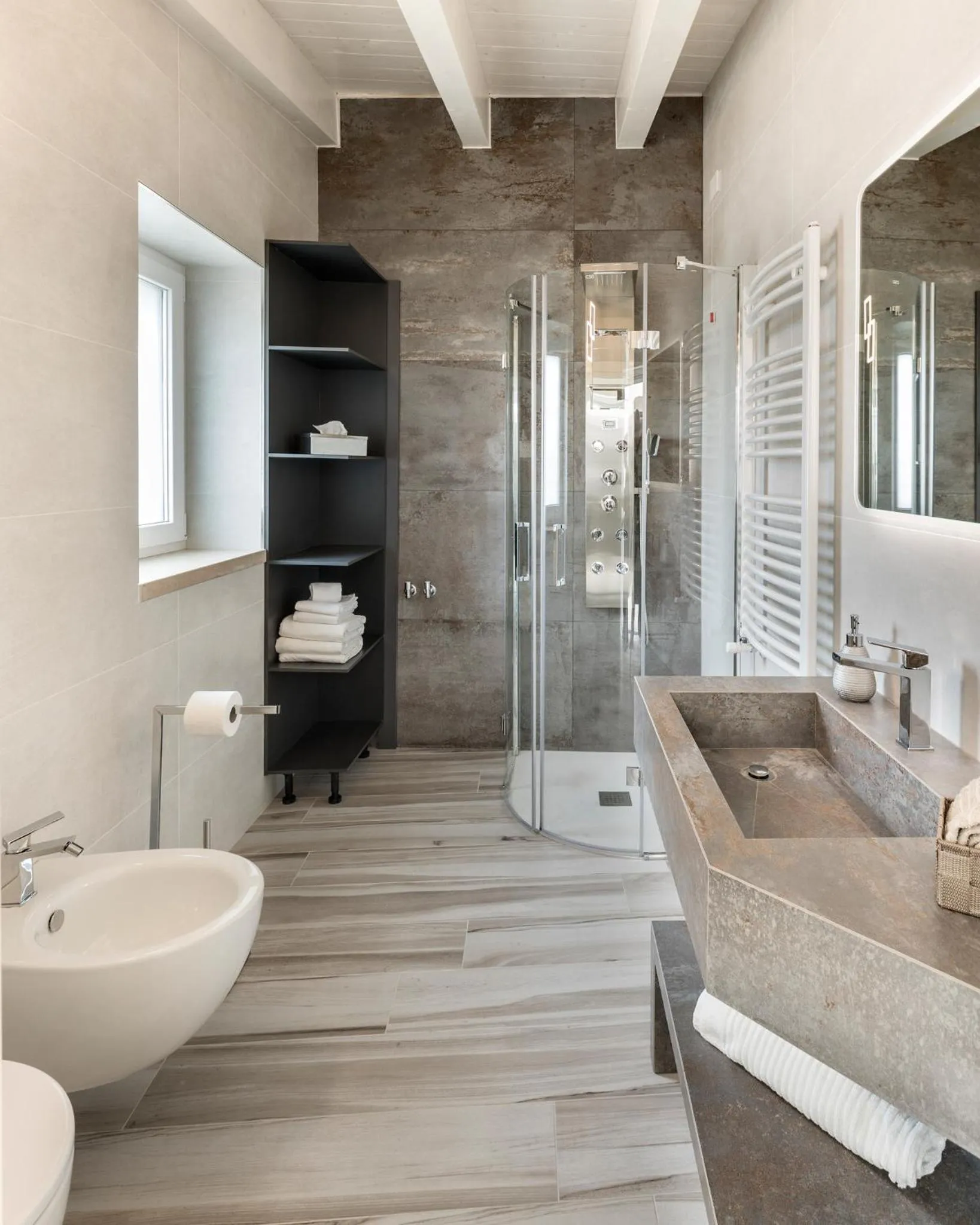 Shower in Casa Massima Suites & SPA