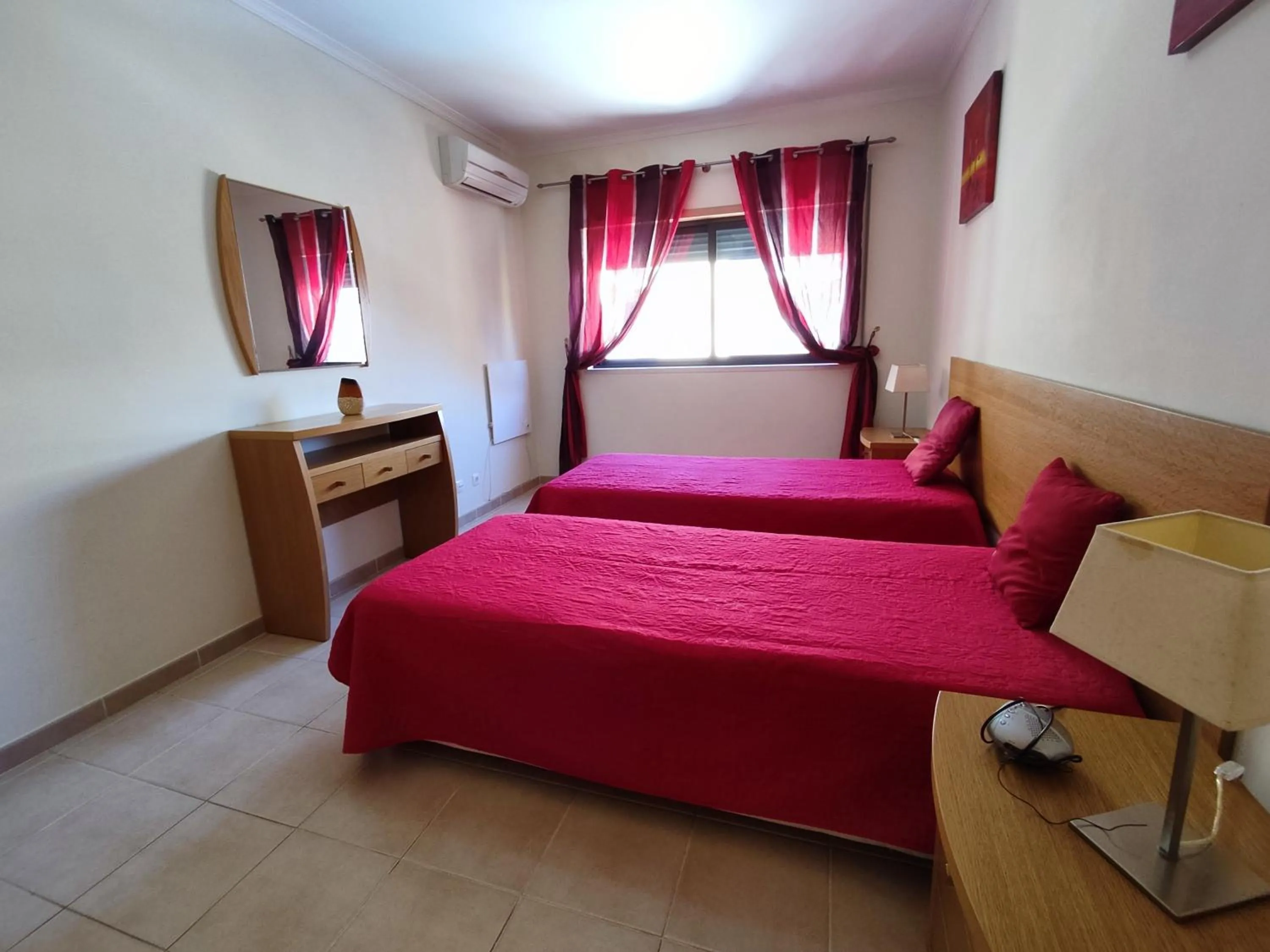Bedroom, Bed in 4B Alto dos Navegantes - Casas & Papéis