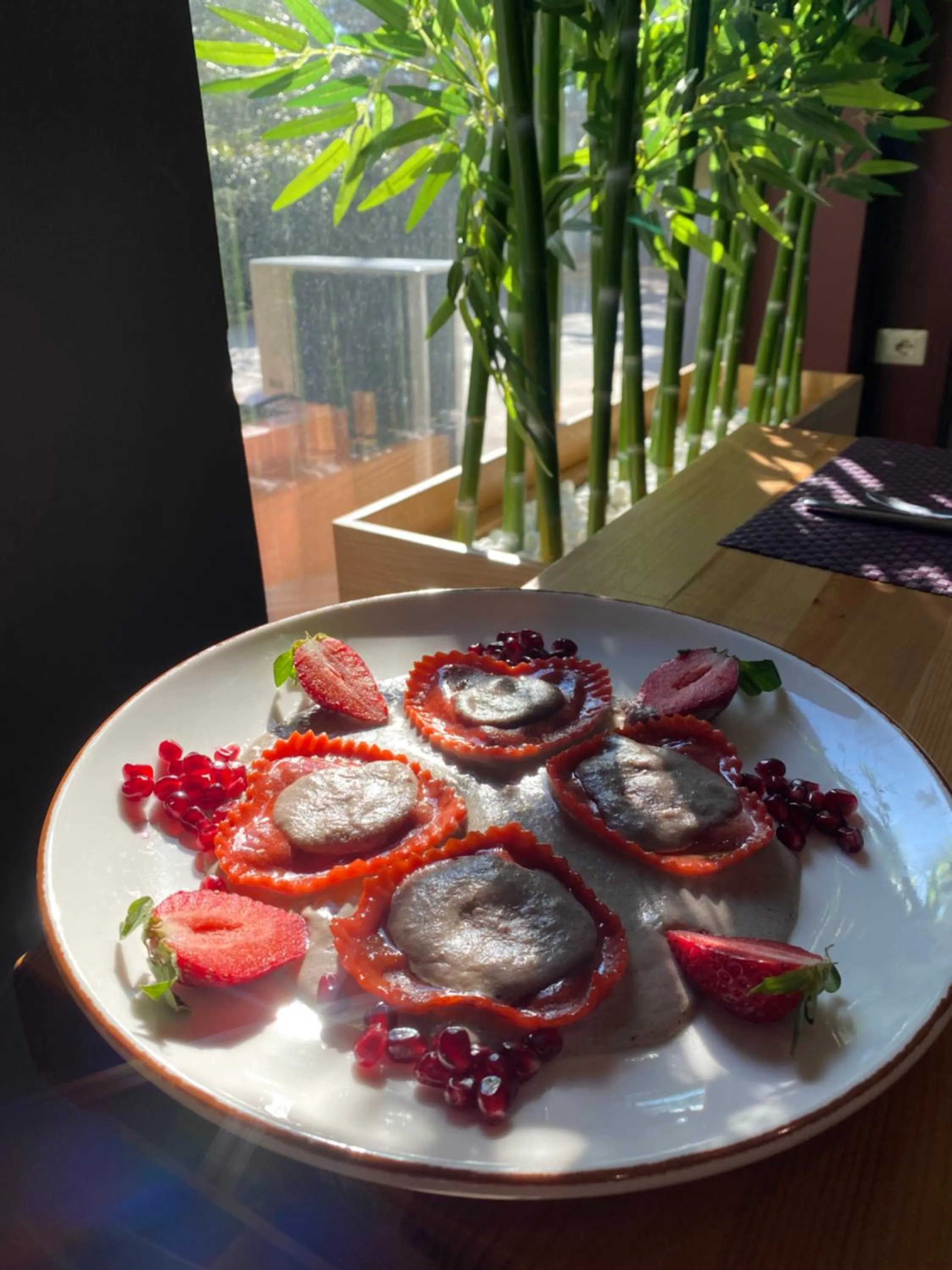 Restaurant/places to eat in Doanesia Premium Hotel & Spa