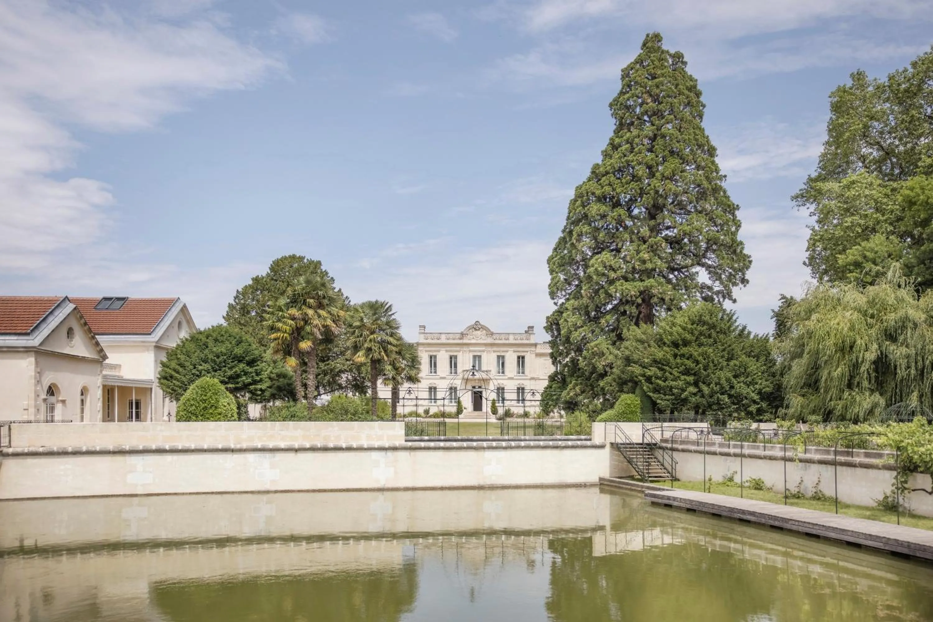 Facade/entrance in La Nauve, Hôtel & Jardin - Relais & Châteaux
