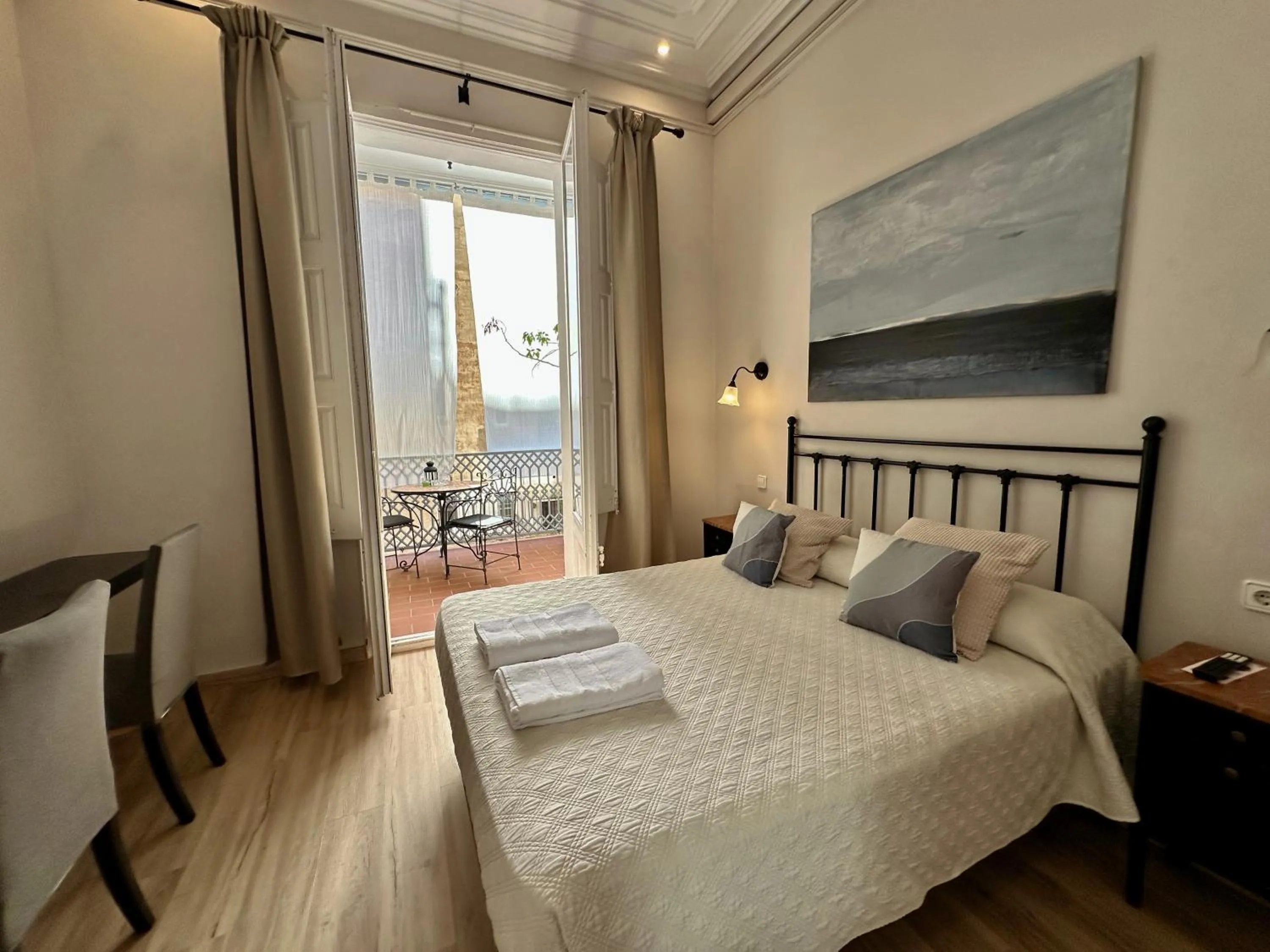 Bed in Casa Consell Gran Via, Guest House