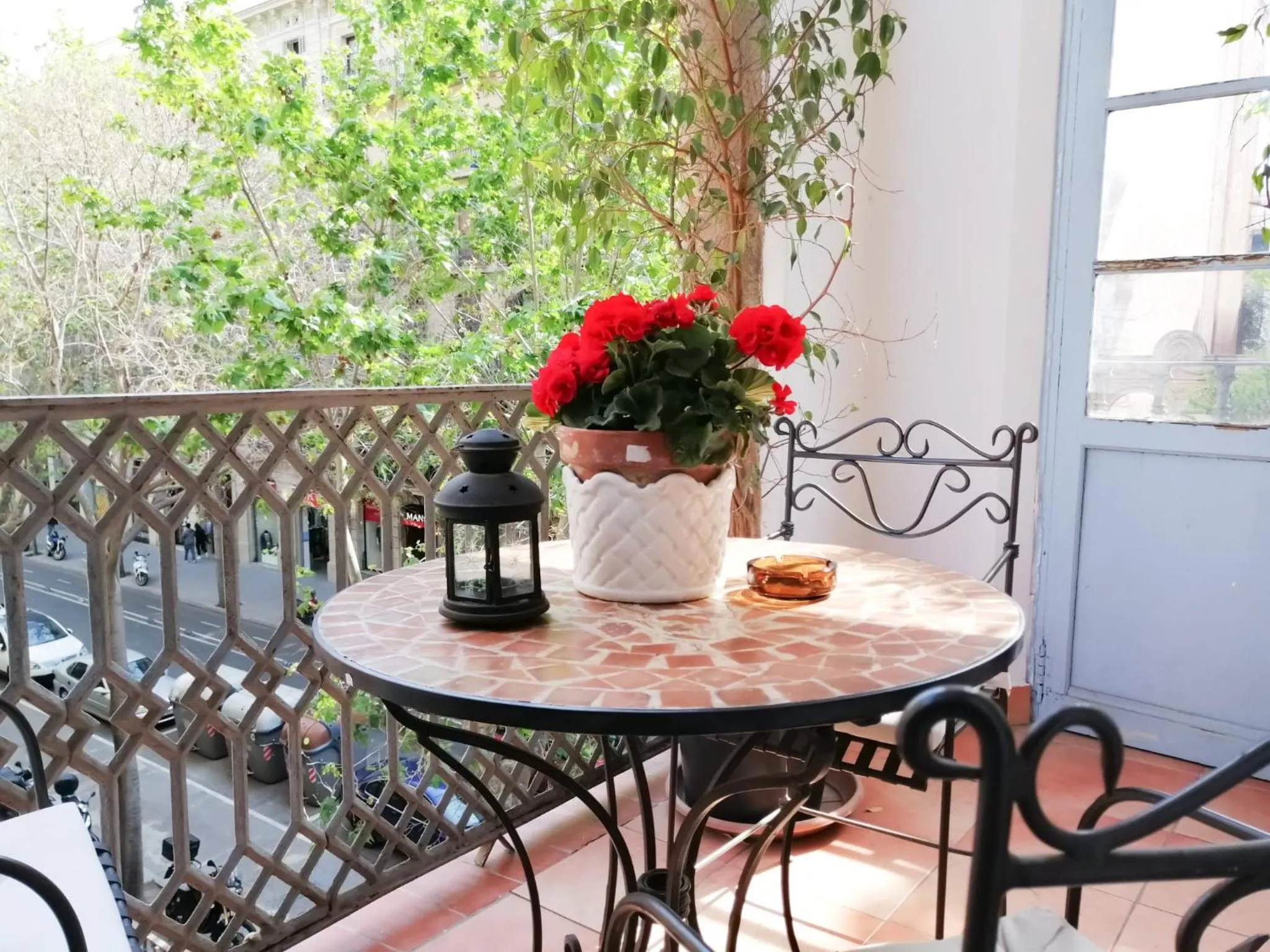 Balcony/Terrace in Casa Consell Gran Via, Guest House