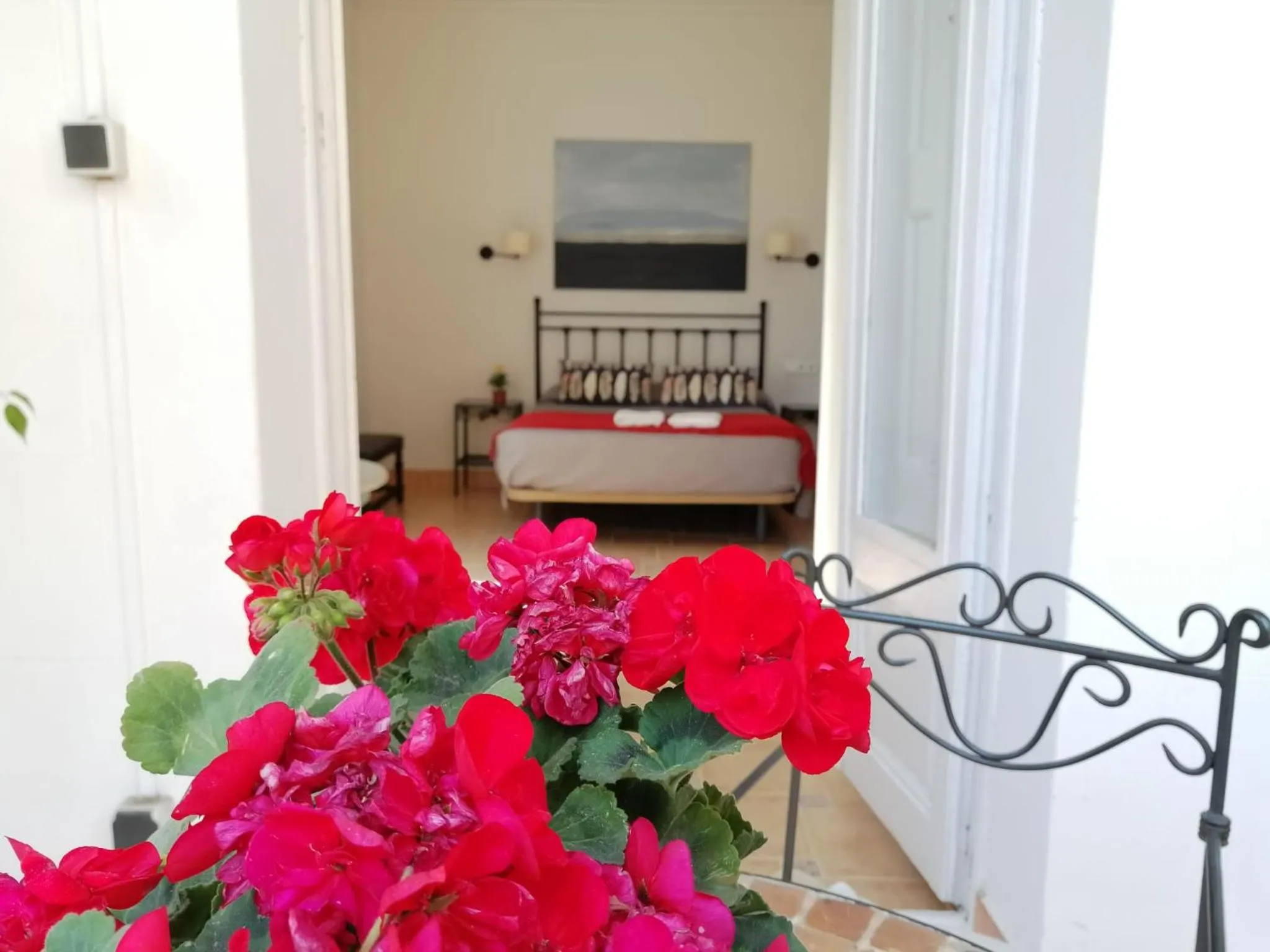 Balcony/Terrace, Bed in Casa Consell Gran Via, Guest House