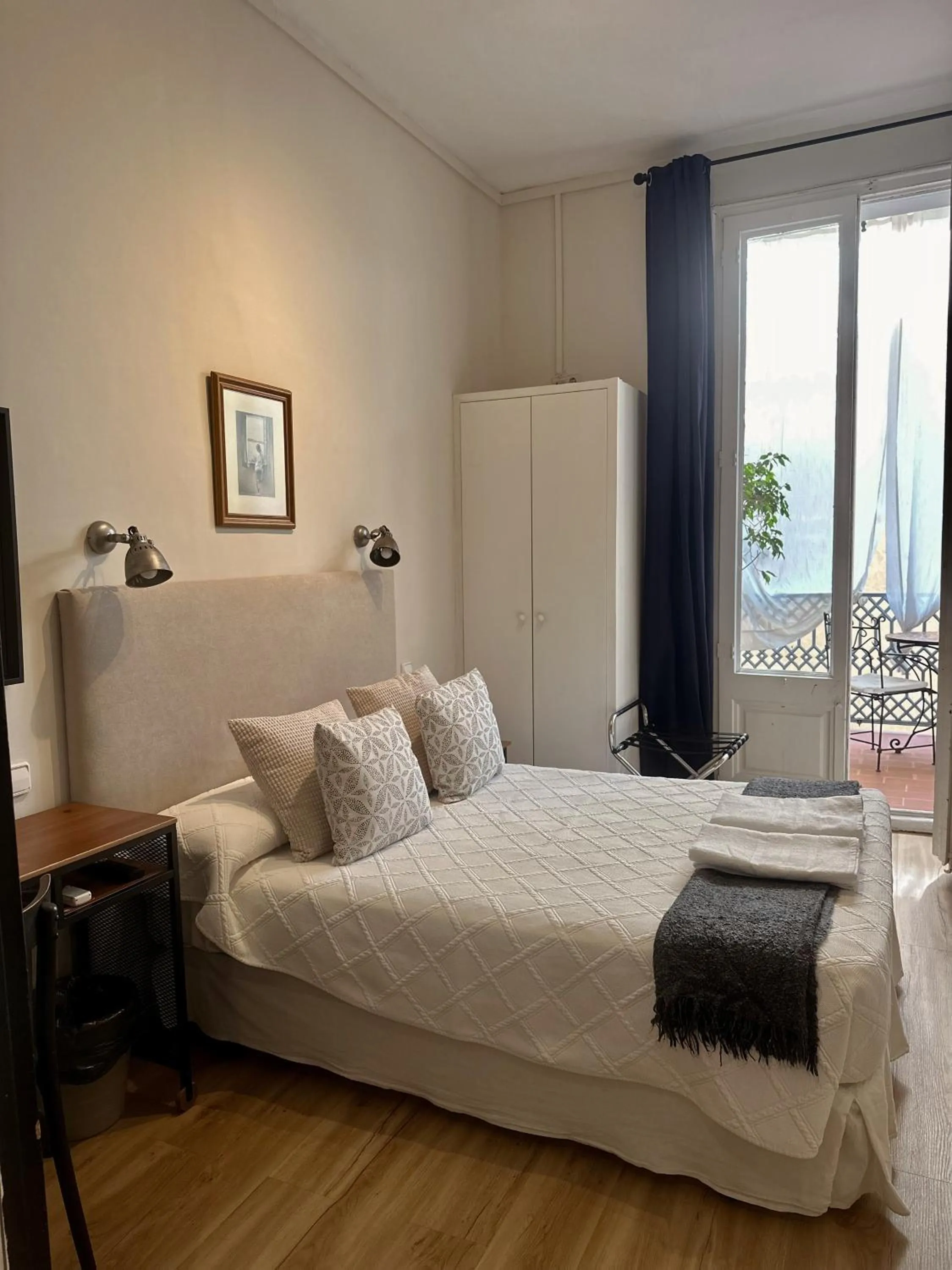 Bed in Casa Consell Gran Via, Guest House