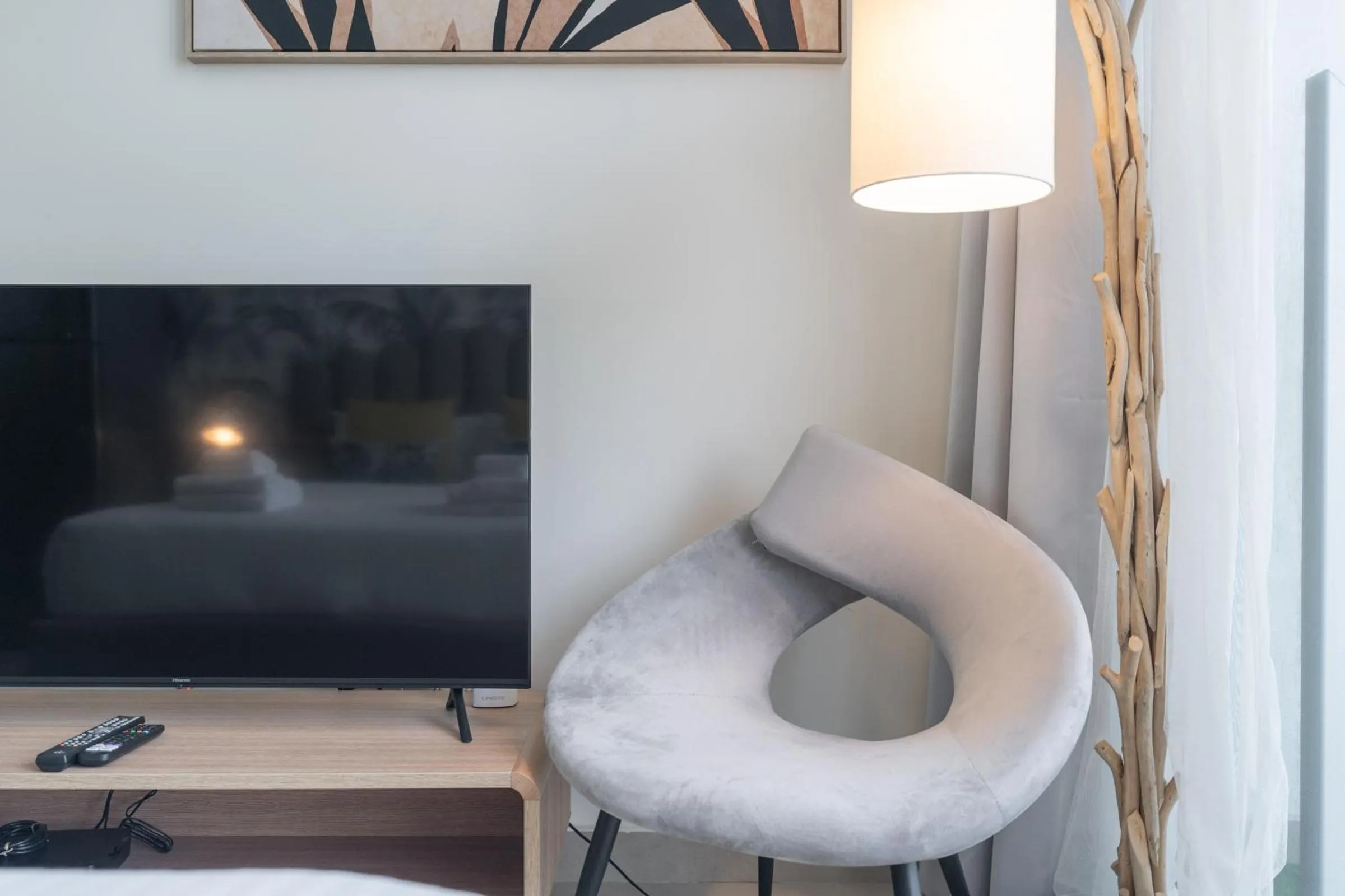 Communal lounge/ TV room in Lovely Studio & Budget Friendly