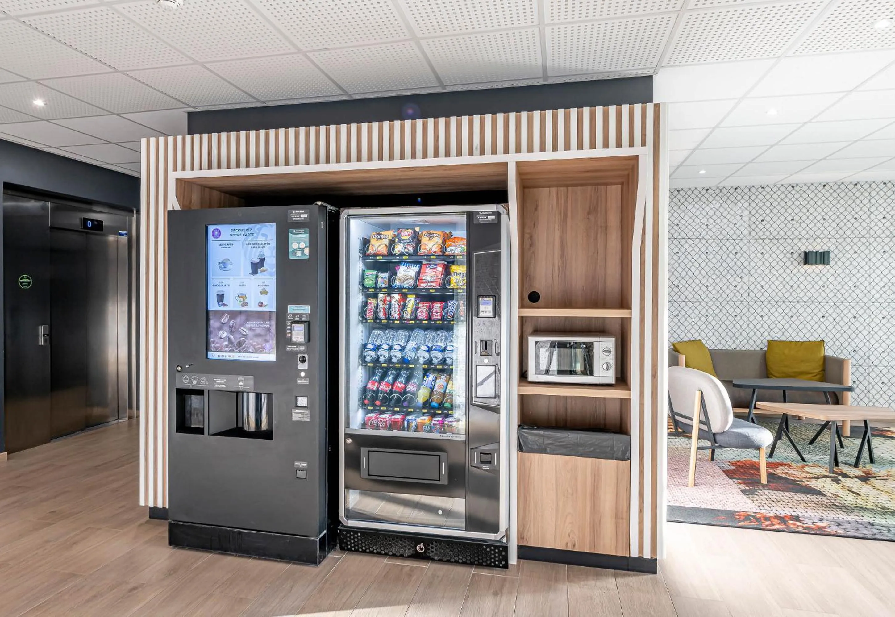 vending machine in B&B HOTEL Bordeaux Saint André de Cubzac