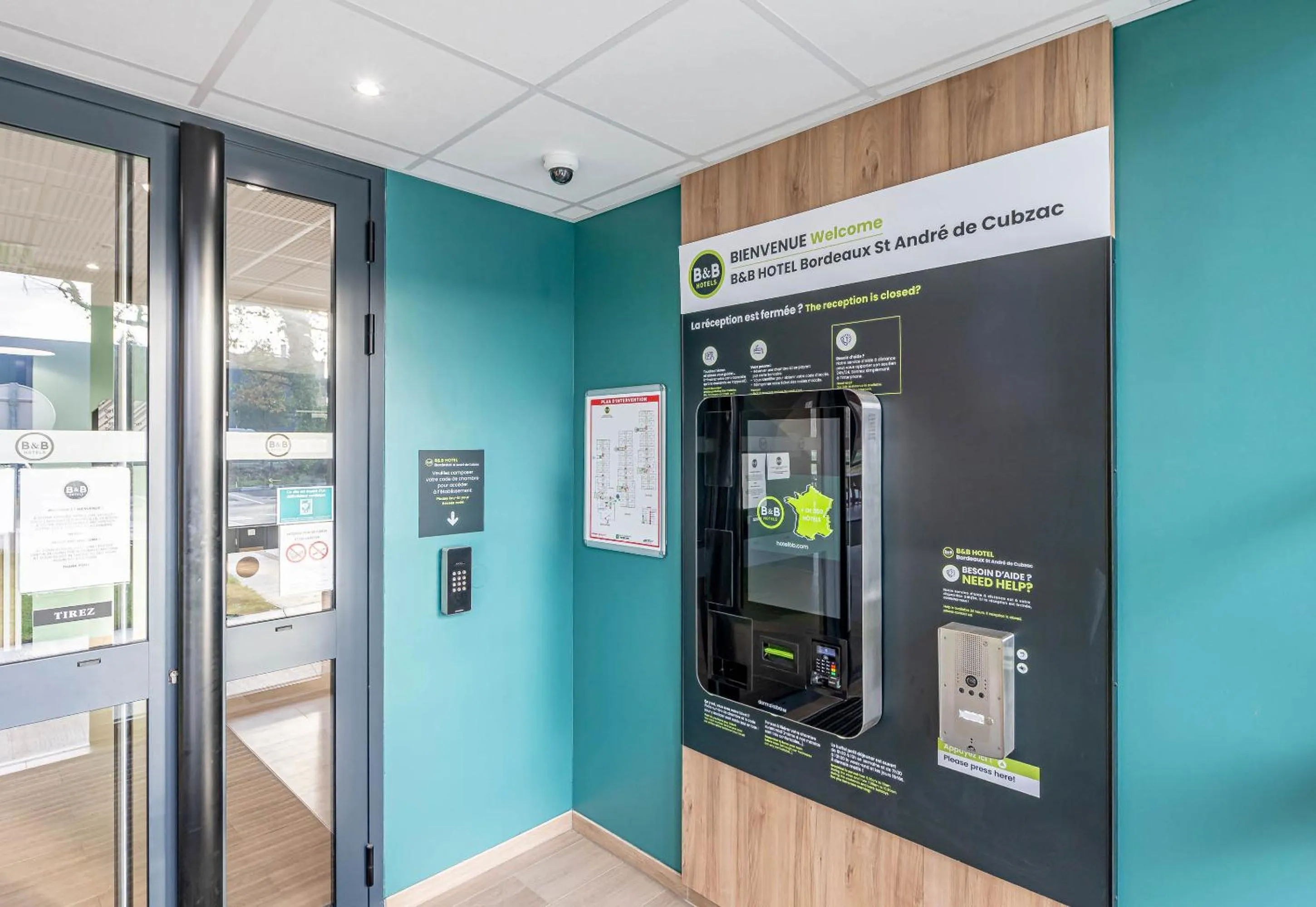 Facade/entrance in B&B HOTEL Bordeaux Saint André de Cubzac