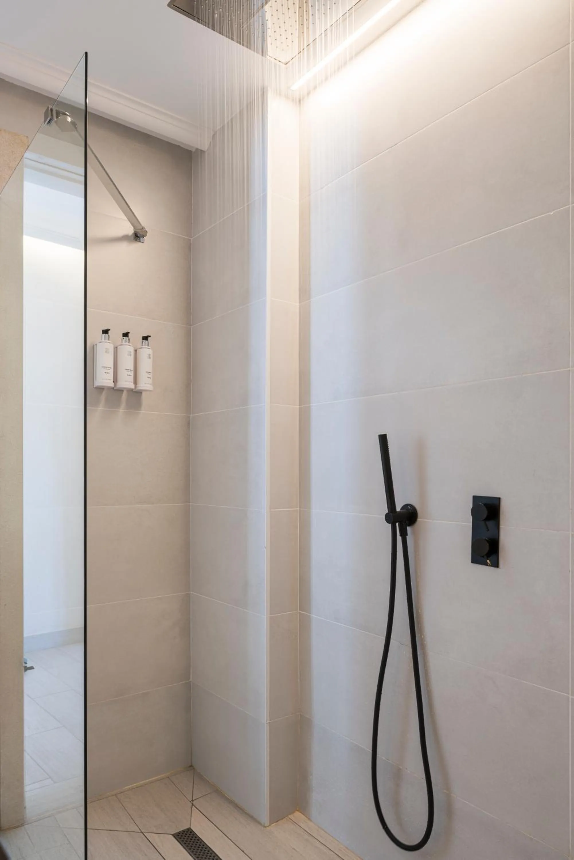 Shower in Casa ART Sevilla