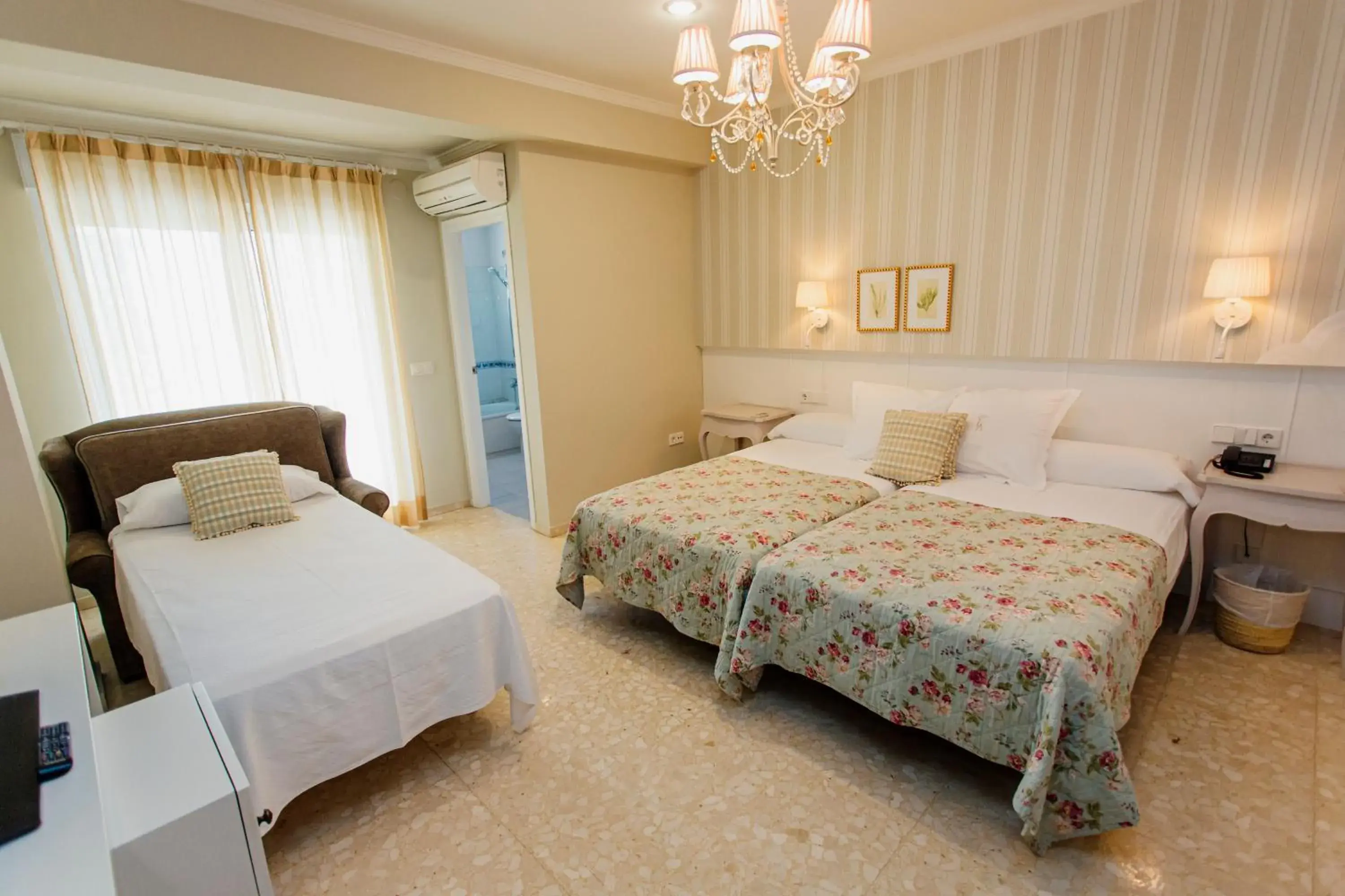 Bed in Hotel Los Ángeles Denia Bed in Hotel Los Ángeles Denia