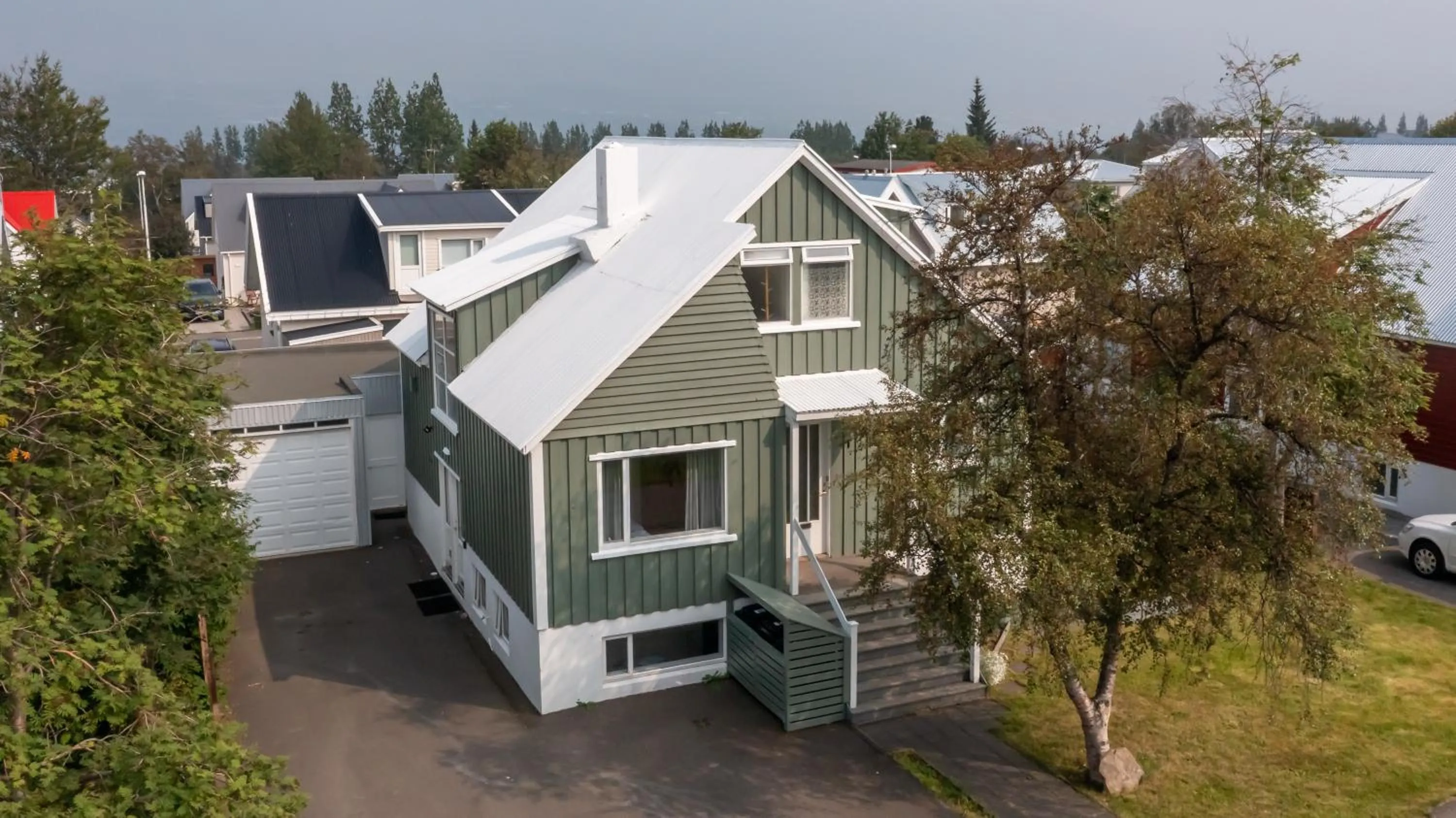 LL Properties - Spacious Historic Home