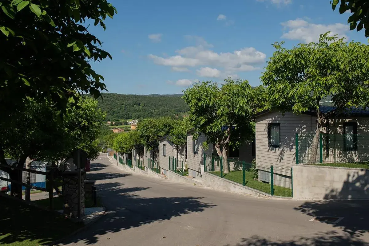 Mobil-home Ensija "Pet friendly" in Berga Resort Mobil-home Ensija "Pet friendly" in Berga Resort