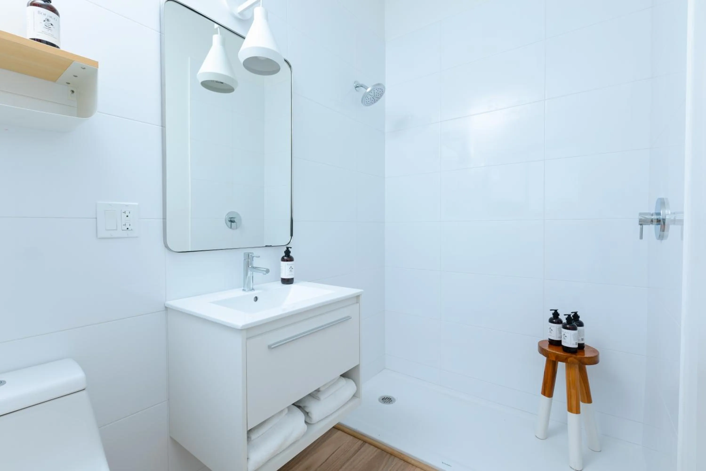 Shower in DUNE Fairfield Beach