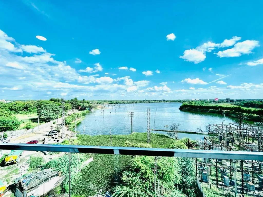 Property building in Hotel Lake View Airport zone