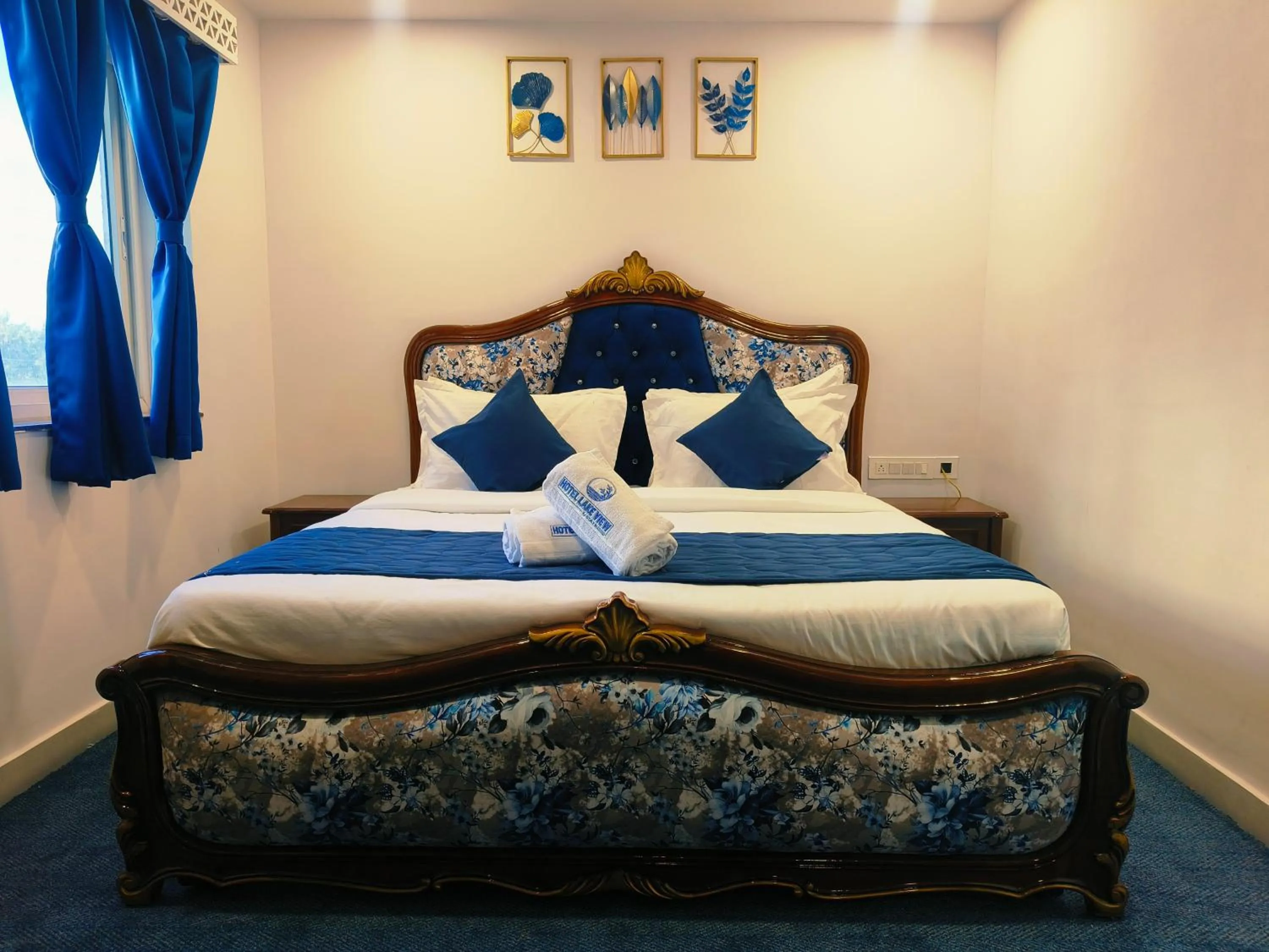 Bed in Hotel Lake View Airport zone