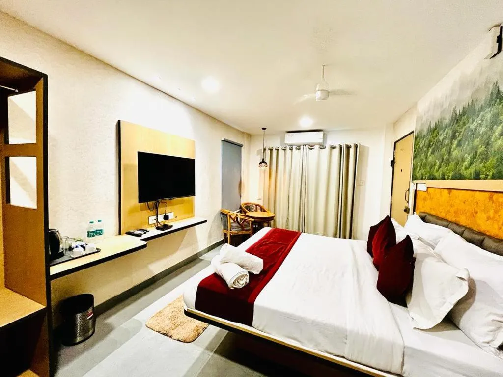 Bed in Hotel Lake View Airport zone