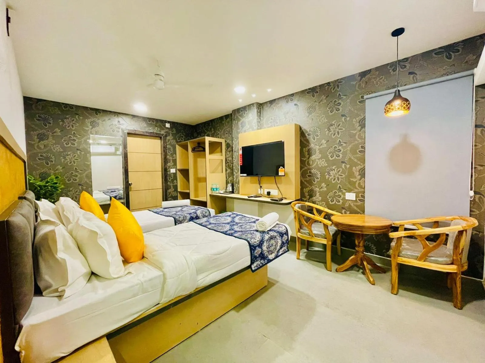 Bed in Hotel Lake View Airport zone