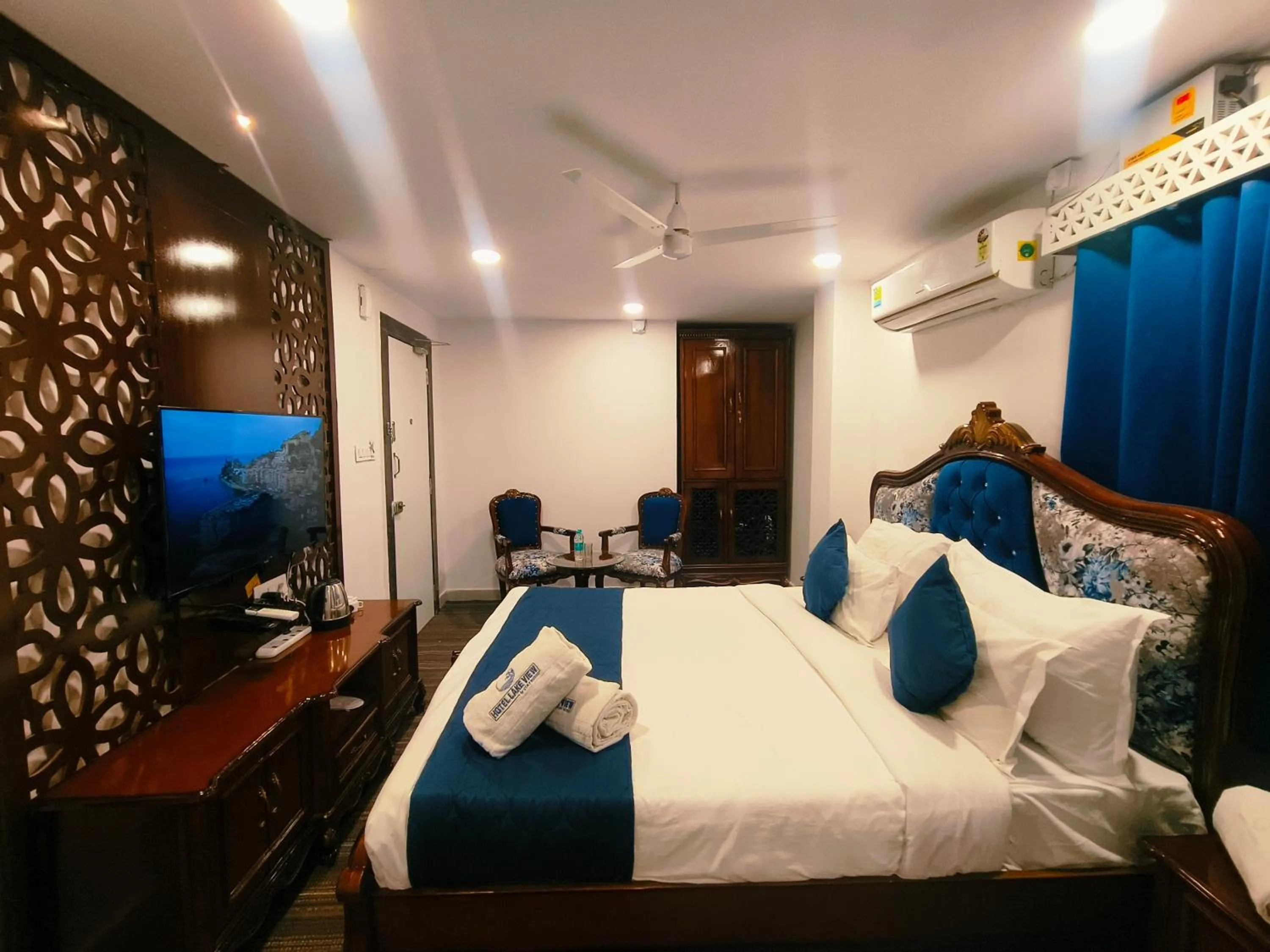 Bedroom, Bed in Hotel Lake View Airport zone