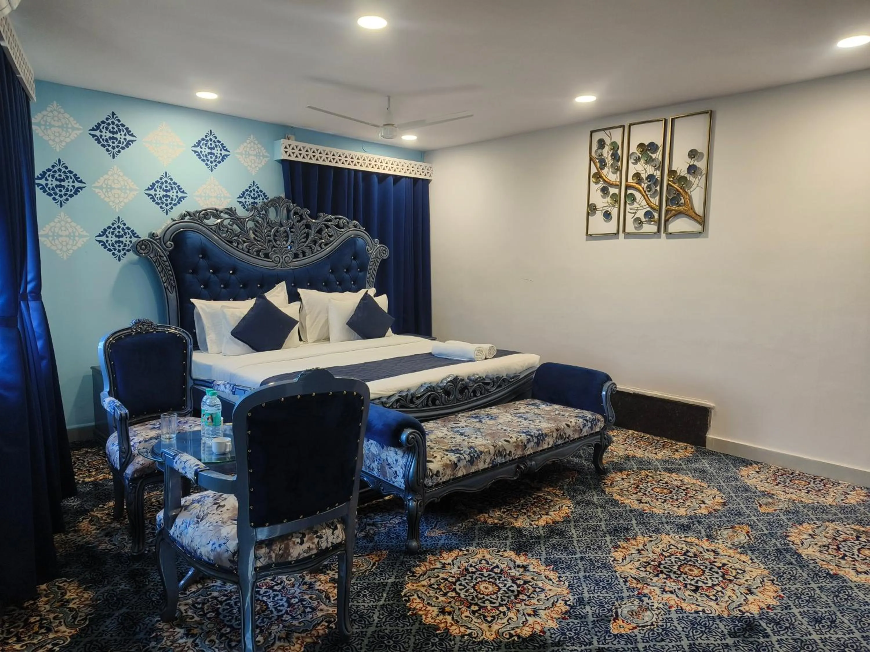 Bed in Hotel Lake View Airport zone