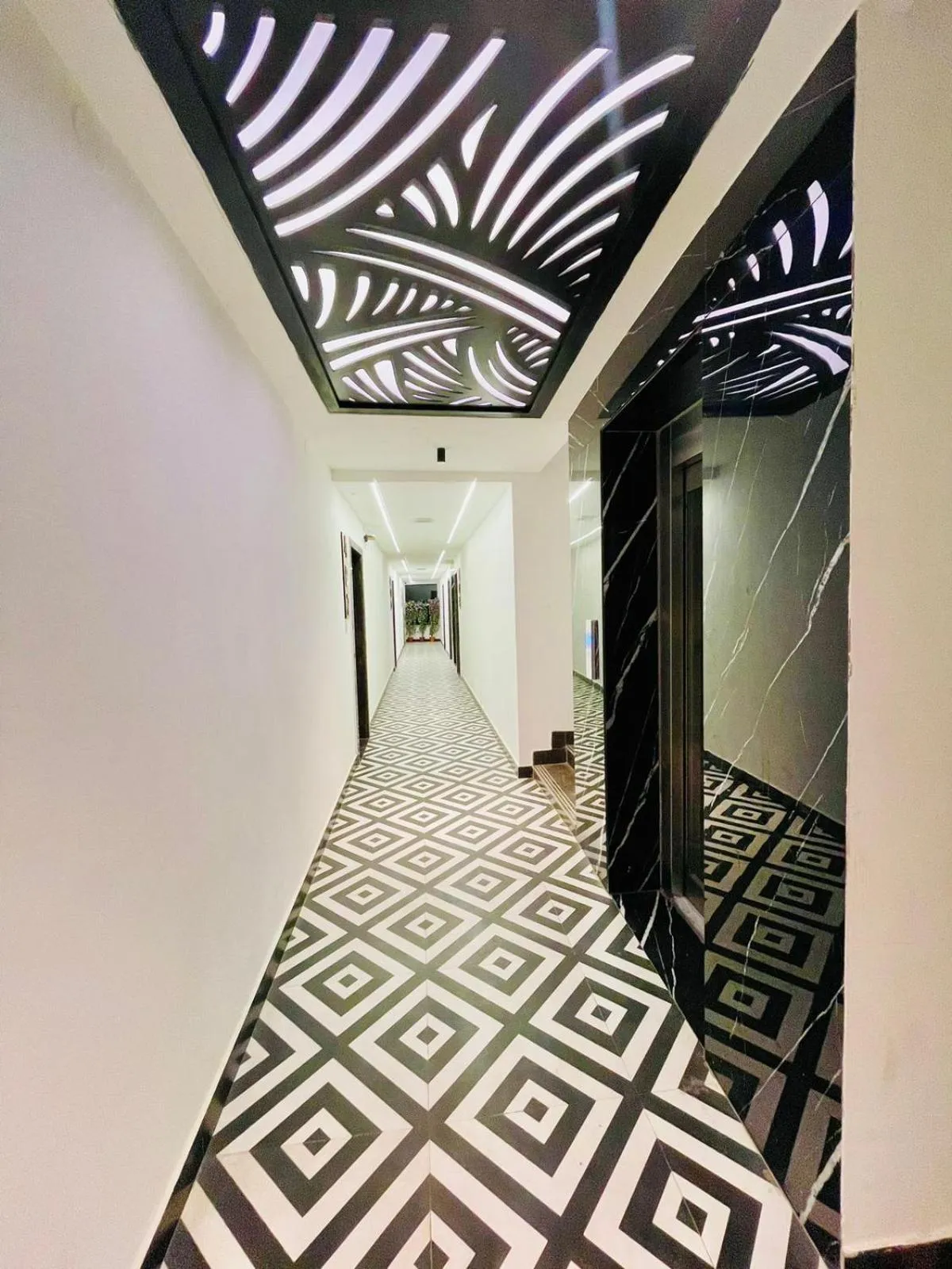 Lobby or reception in Hotel Lake View Airport zone