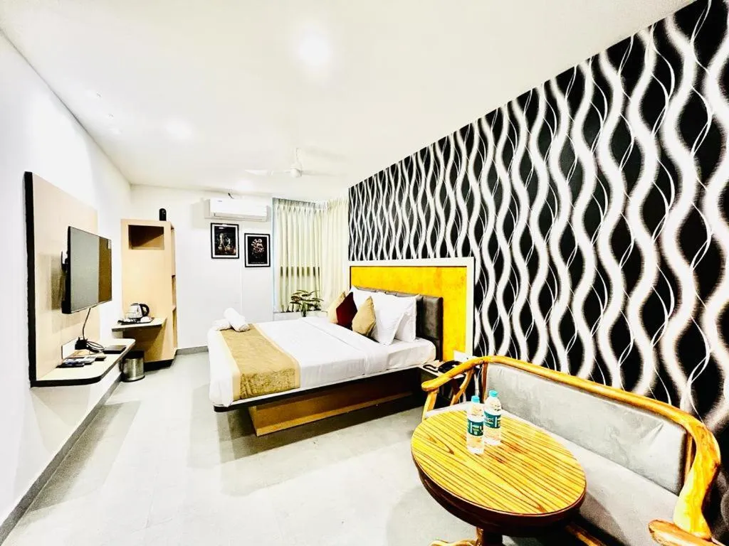 Bed in Hotel Lake View Airport zone