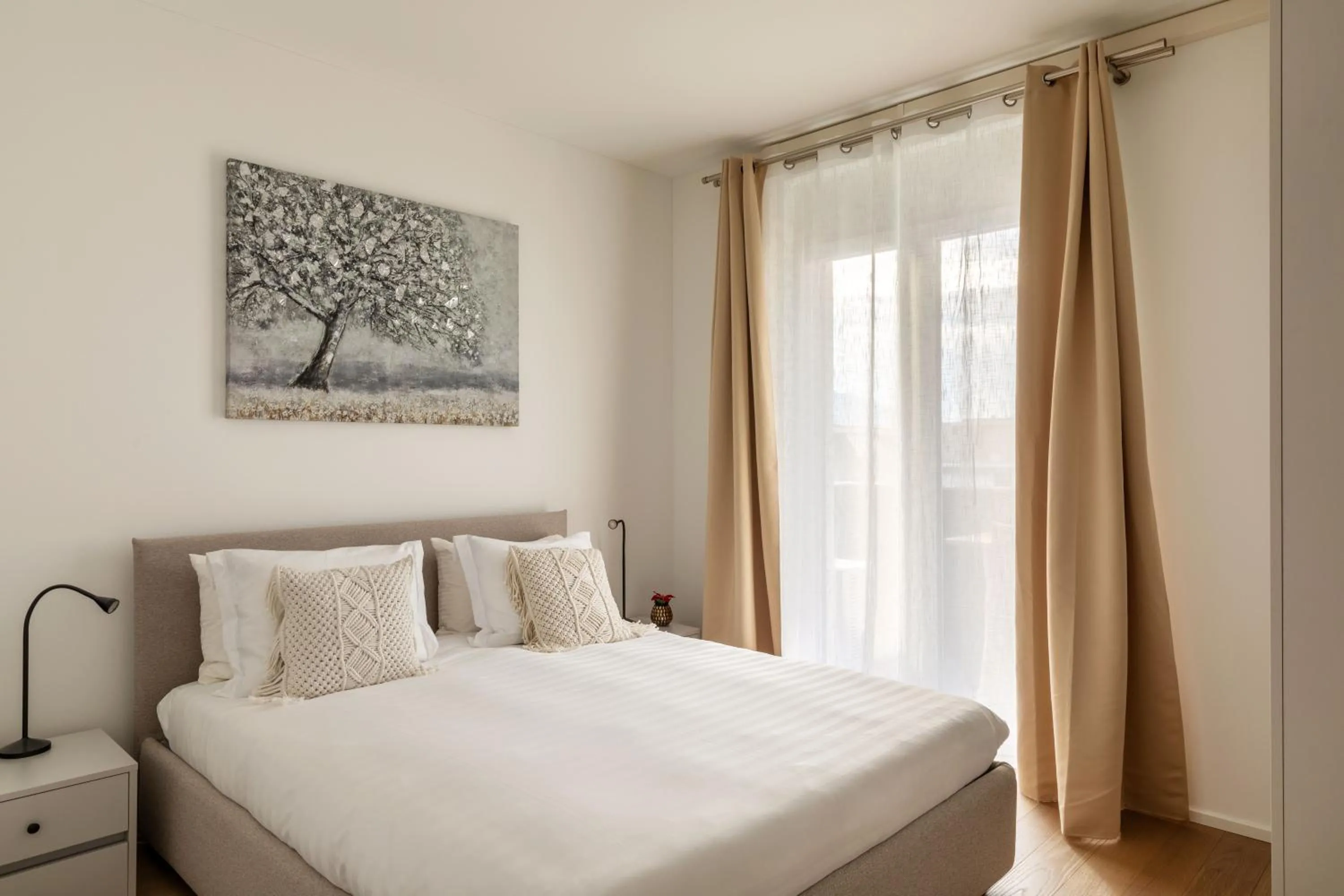 Lugano Superior Suites - Free Parking