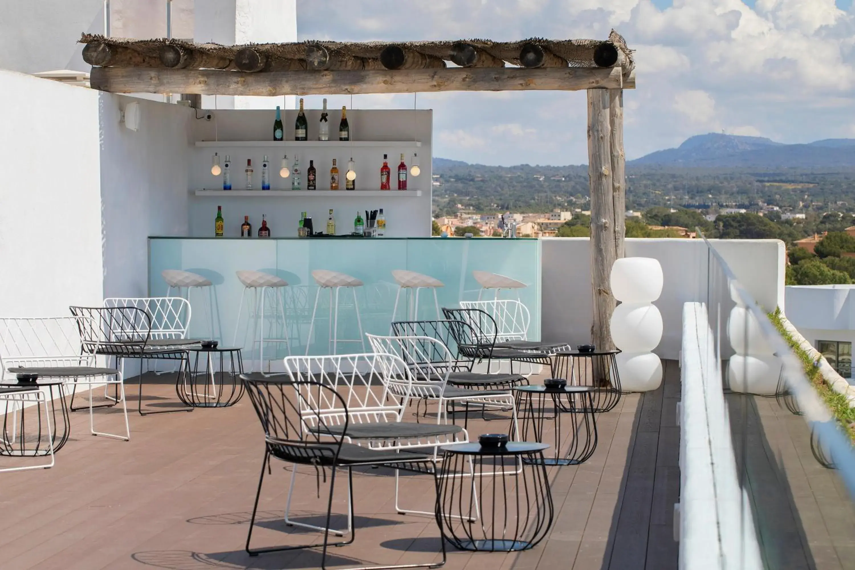 Lounge or bar in HM Balanguera Beach - Adults Only Lounge or bar in HM Balanguera Beach - Adults Only