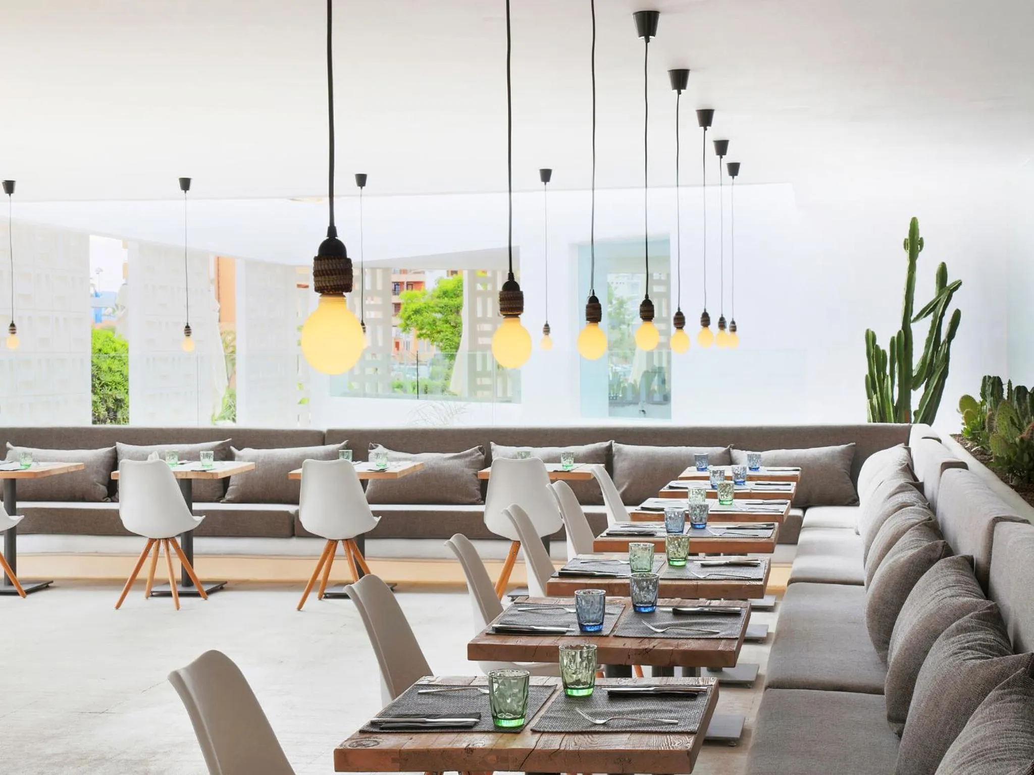 Restaurant/places to eat in HM Balanguera Beach - Adults Only