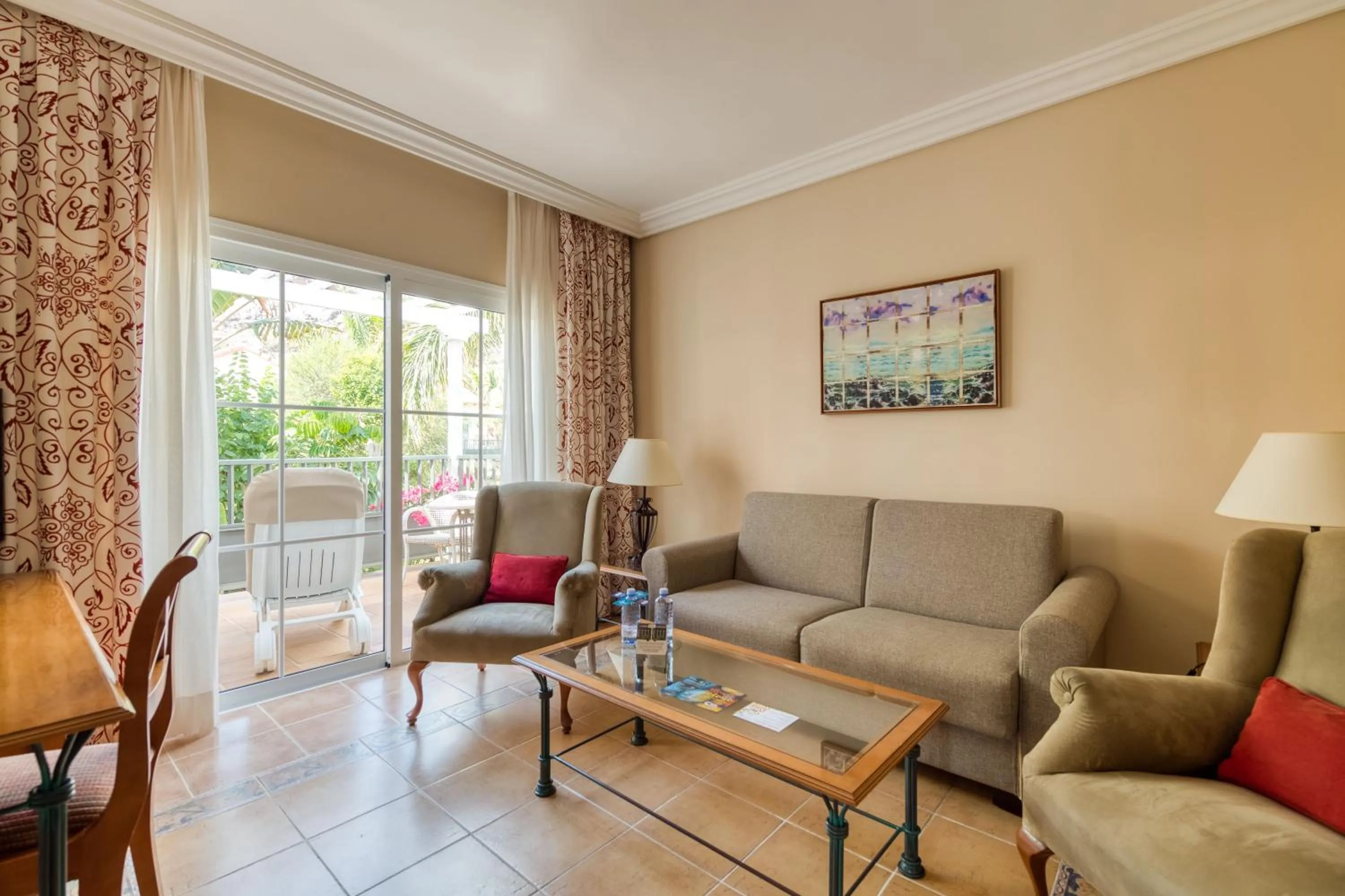 Living room in Hotel Cordial Mogán Playa