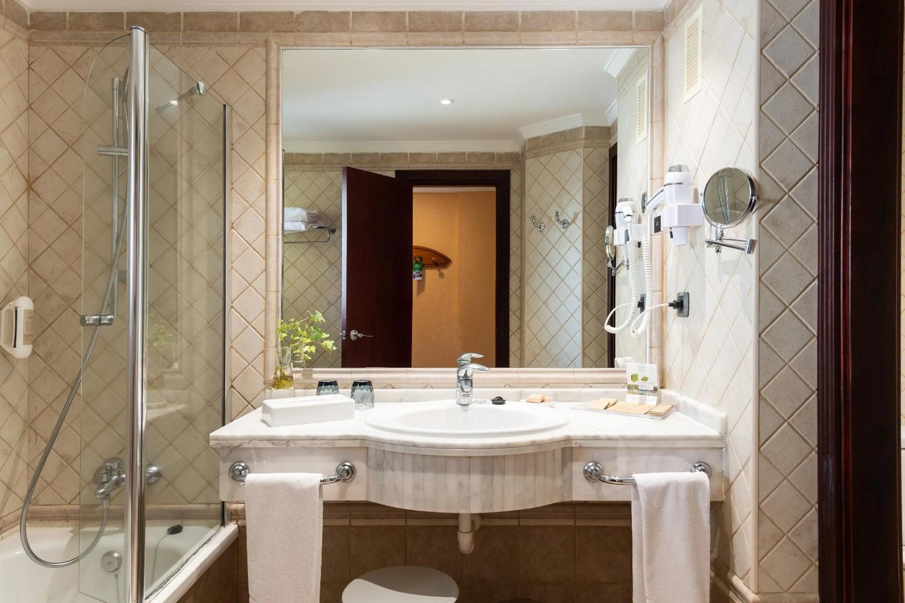 Toilet in Hotel Cordial Mogán Playa