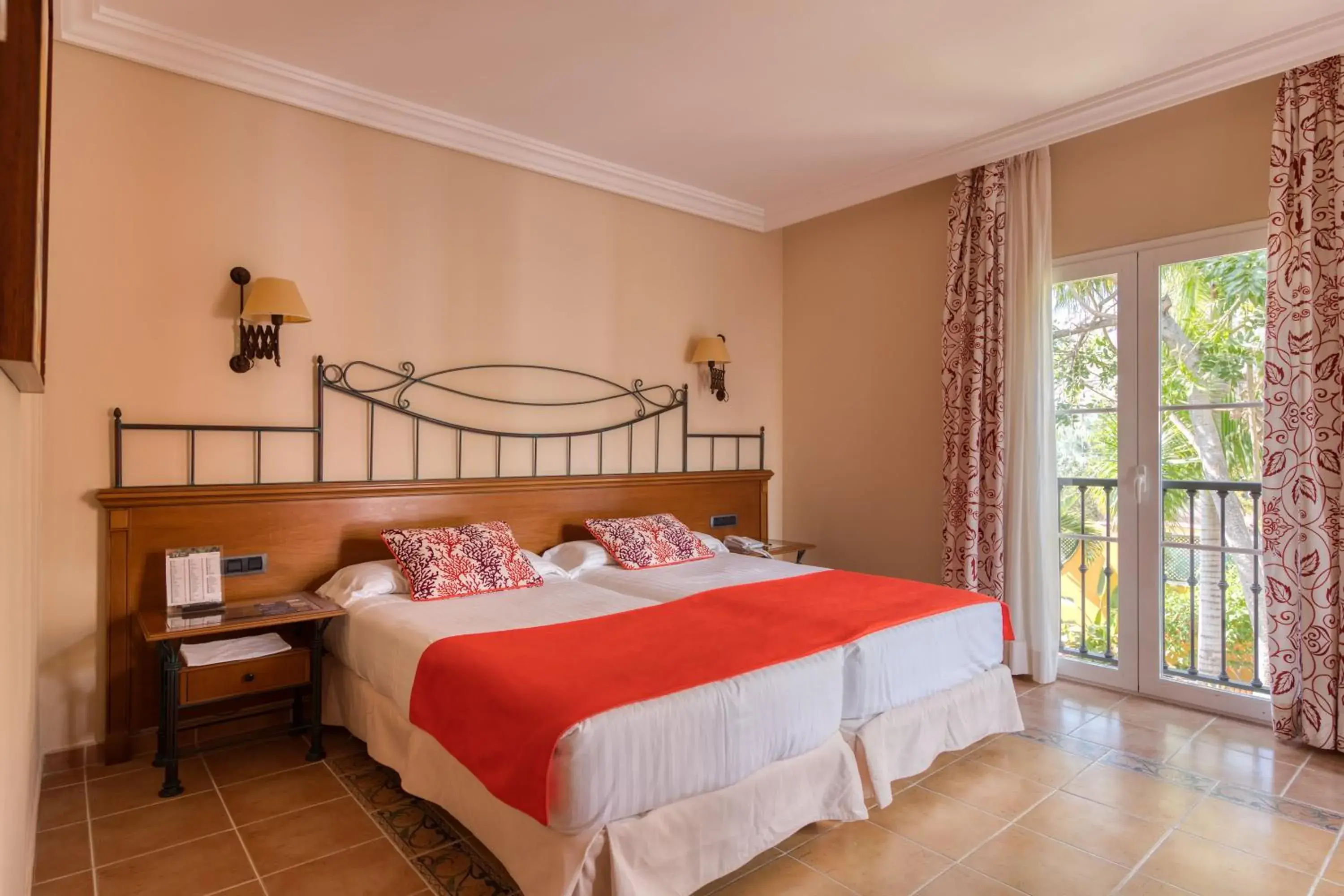 Bedroom, Bed in Hotel Cordial Mogán Playa Bedroom, Bed in Hotel Cordial Mogán Playa