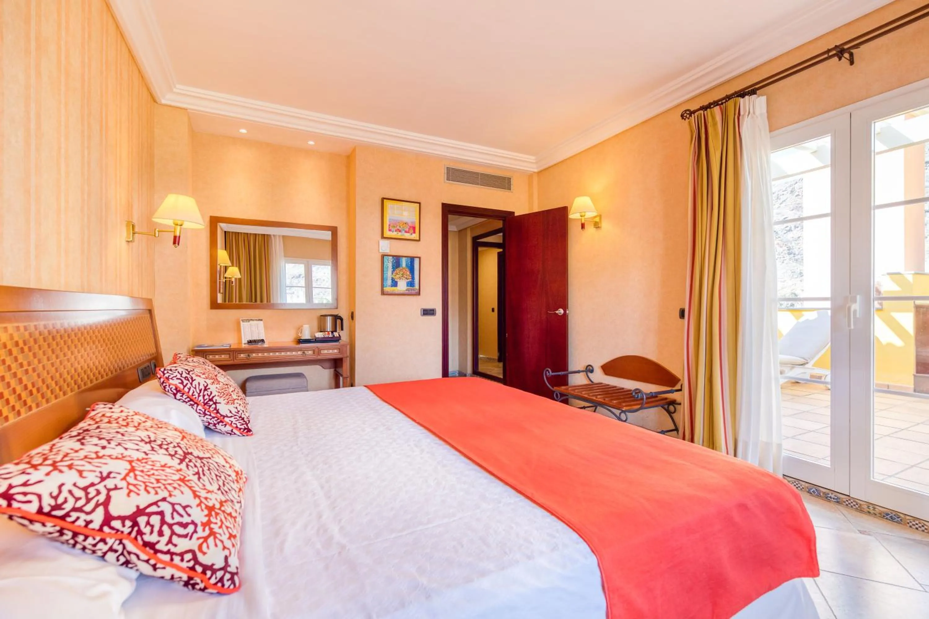 Bed in Hotel Cordial Mogán Playa