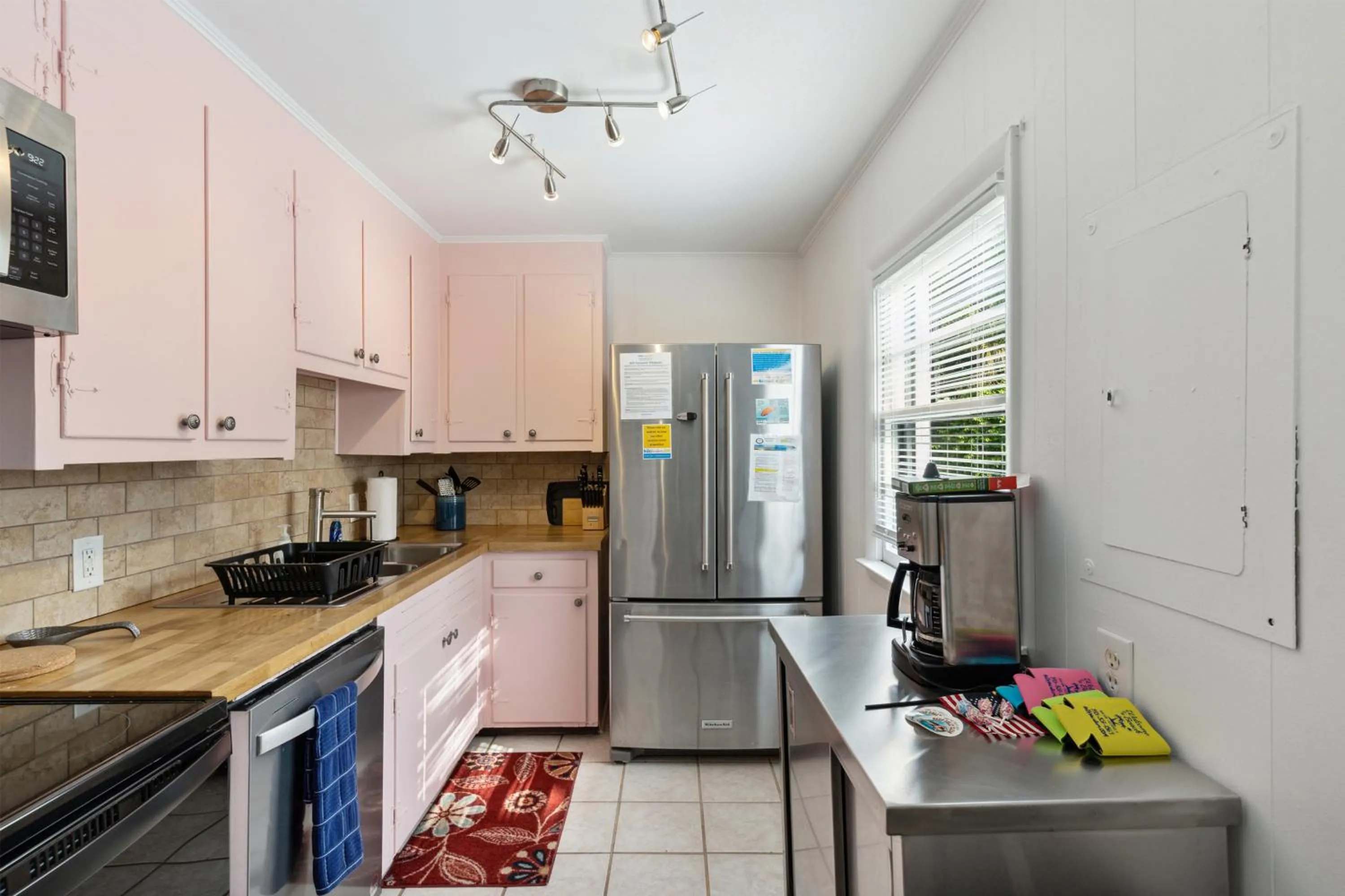 Folly Vacation Great Location, Vintage and Fun 120 Unit A