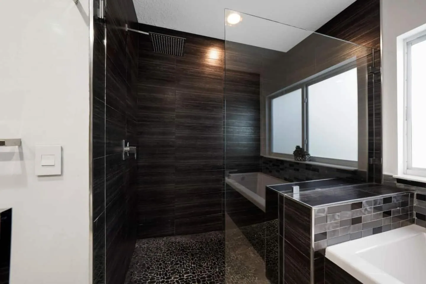 Luxury home w pool by PMI