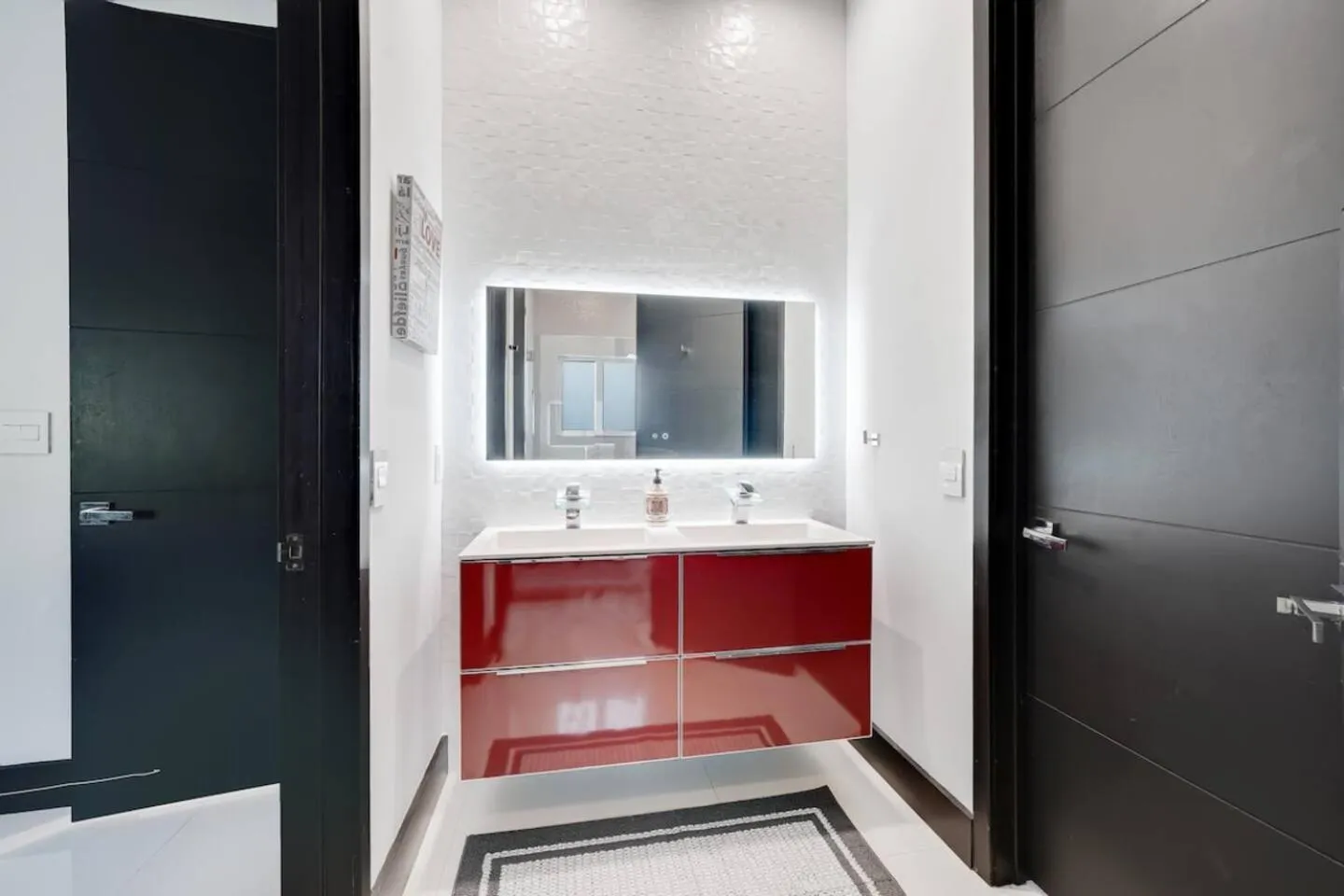 Luxury home w pool by PMI