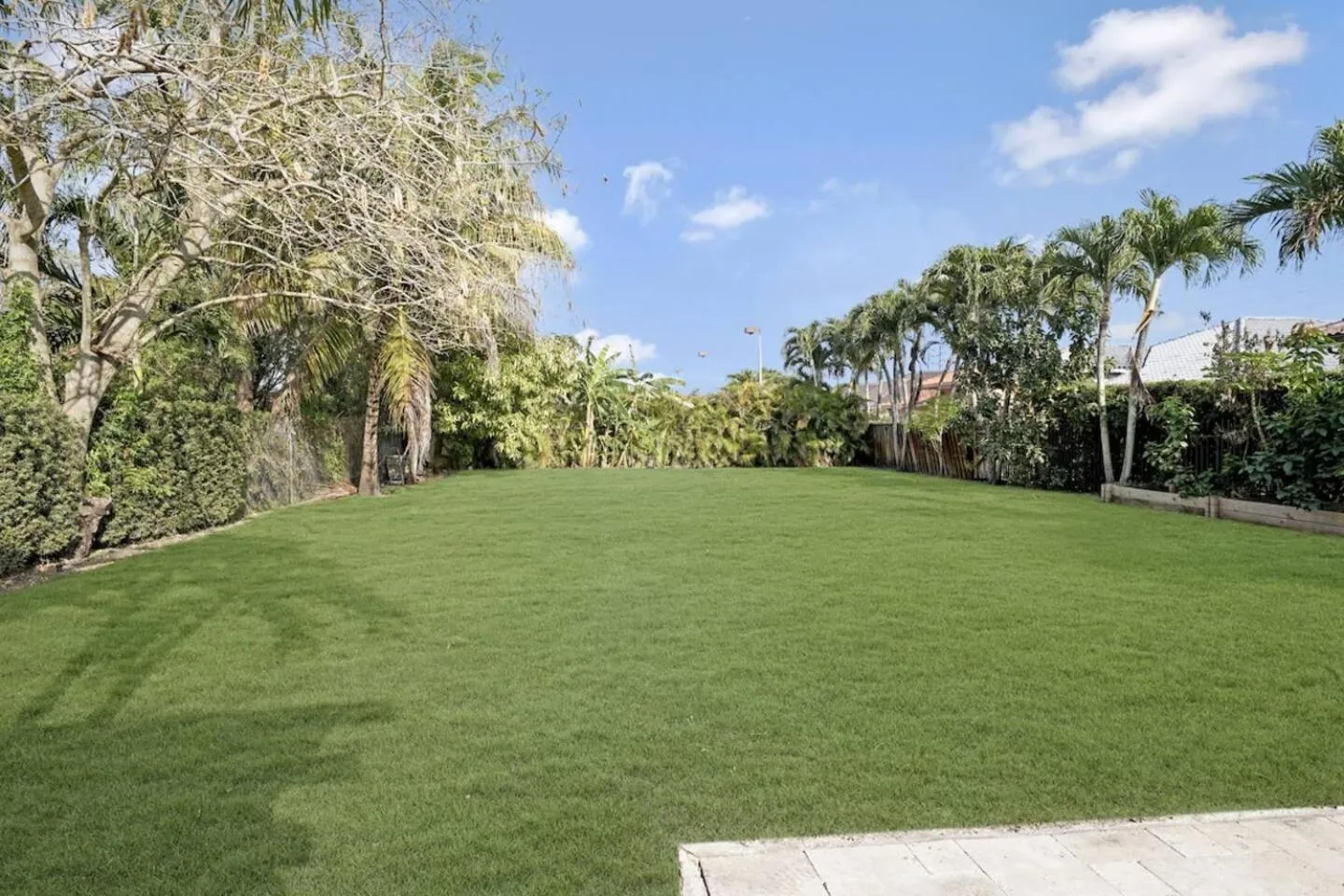 Luxury home w pool by PMI