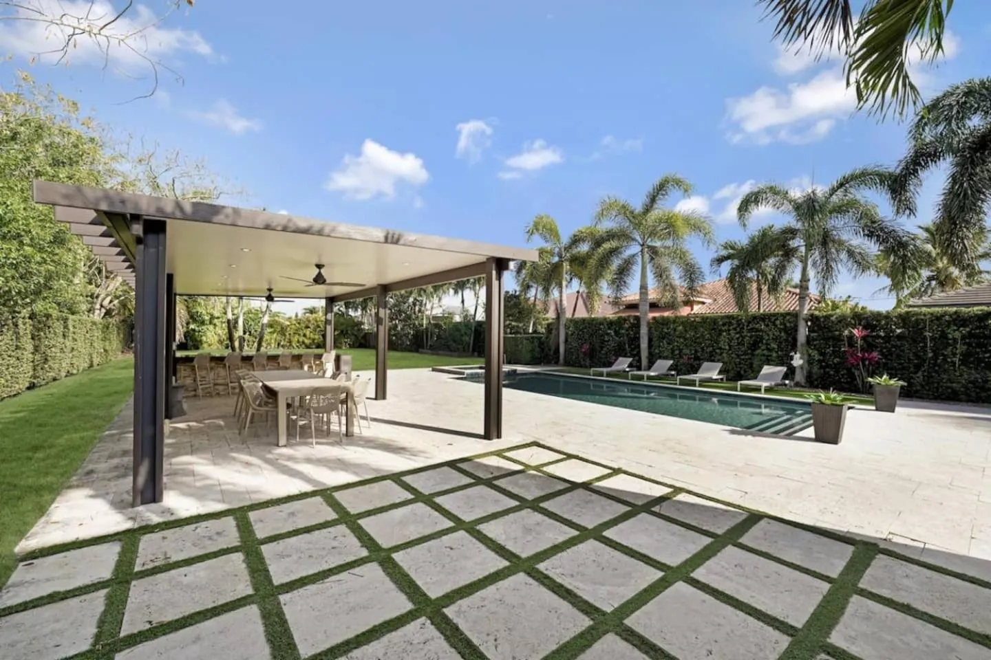 Luxury home w pool by PMI