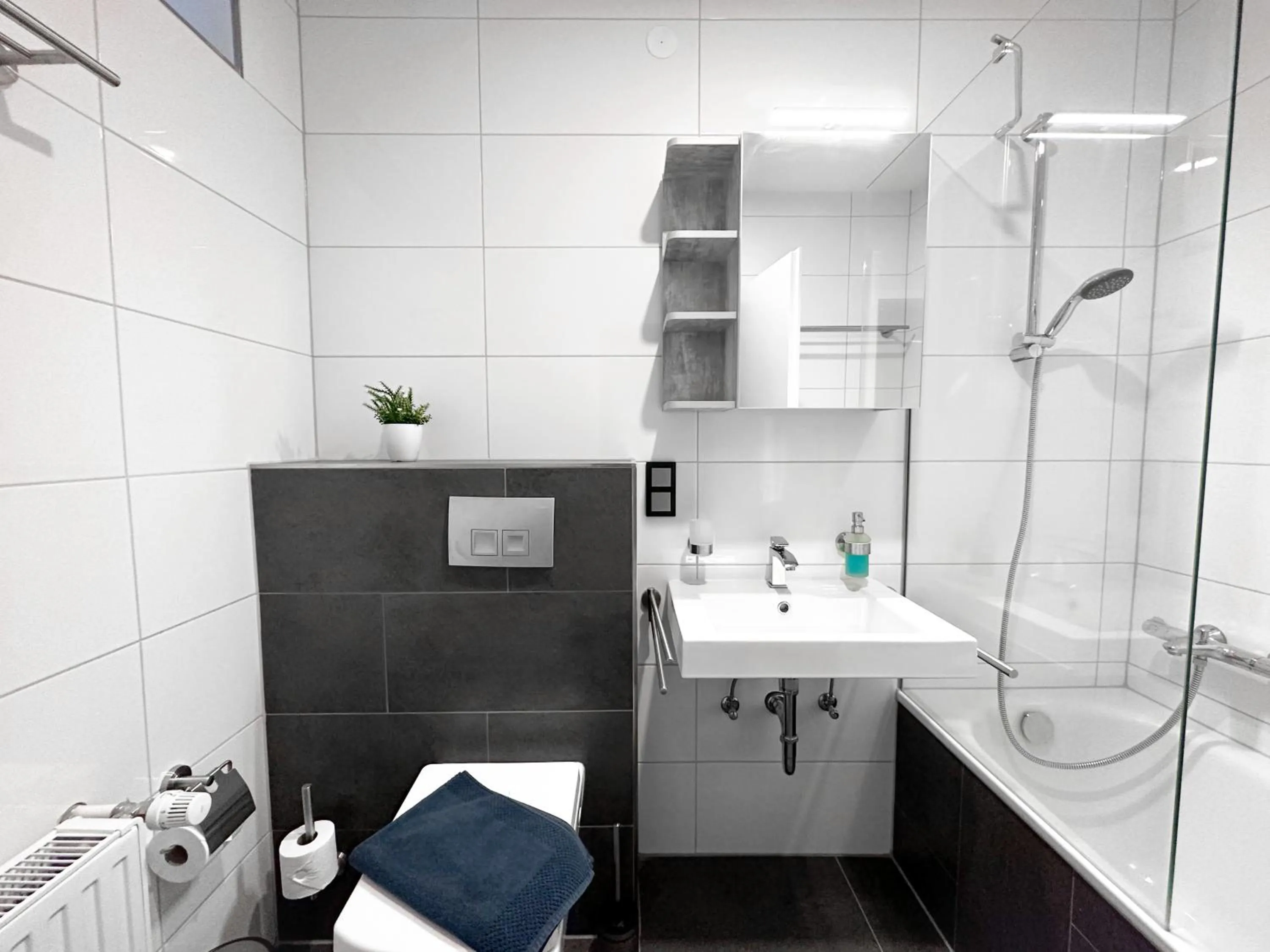 Shower in Gästehotel Lucendi Premium Lounge