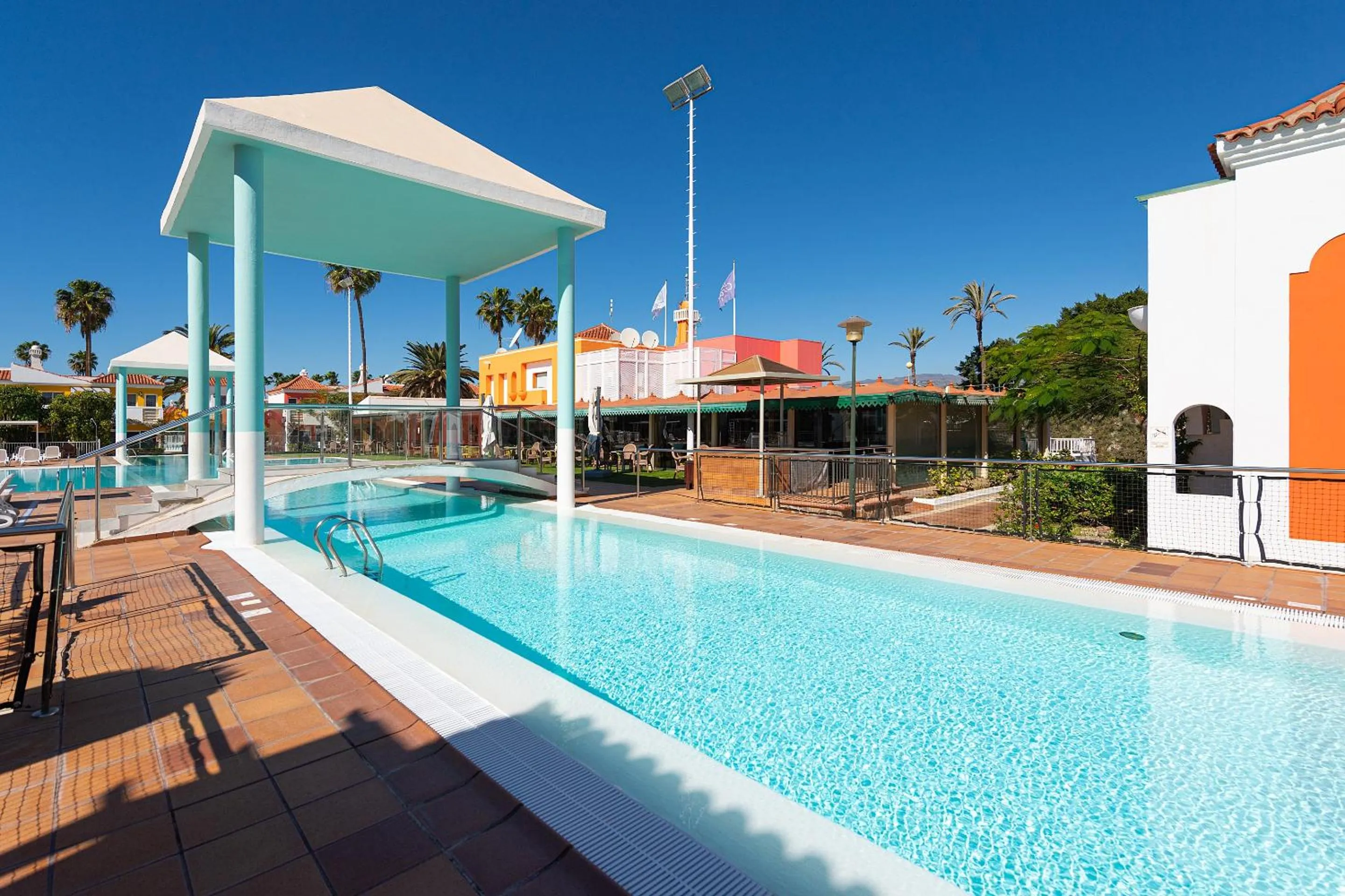 Swimming pool in Bungalows Cordial Green Golf