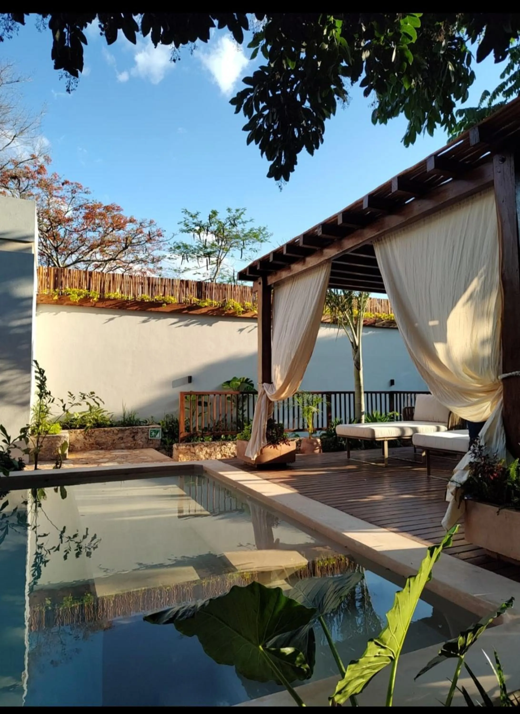 Swimming pool in Hotel Sutuk