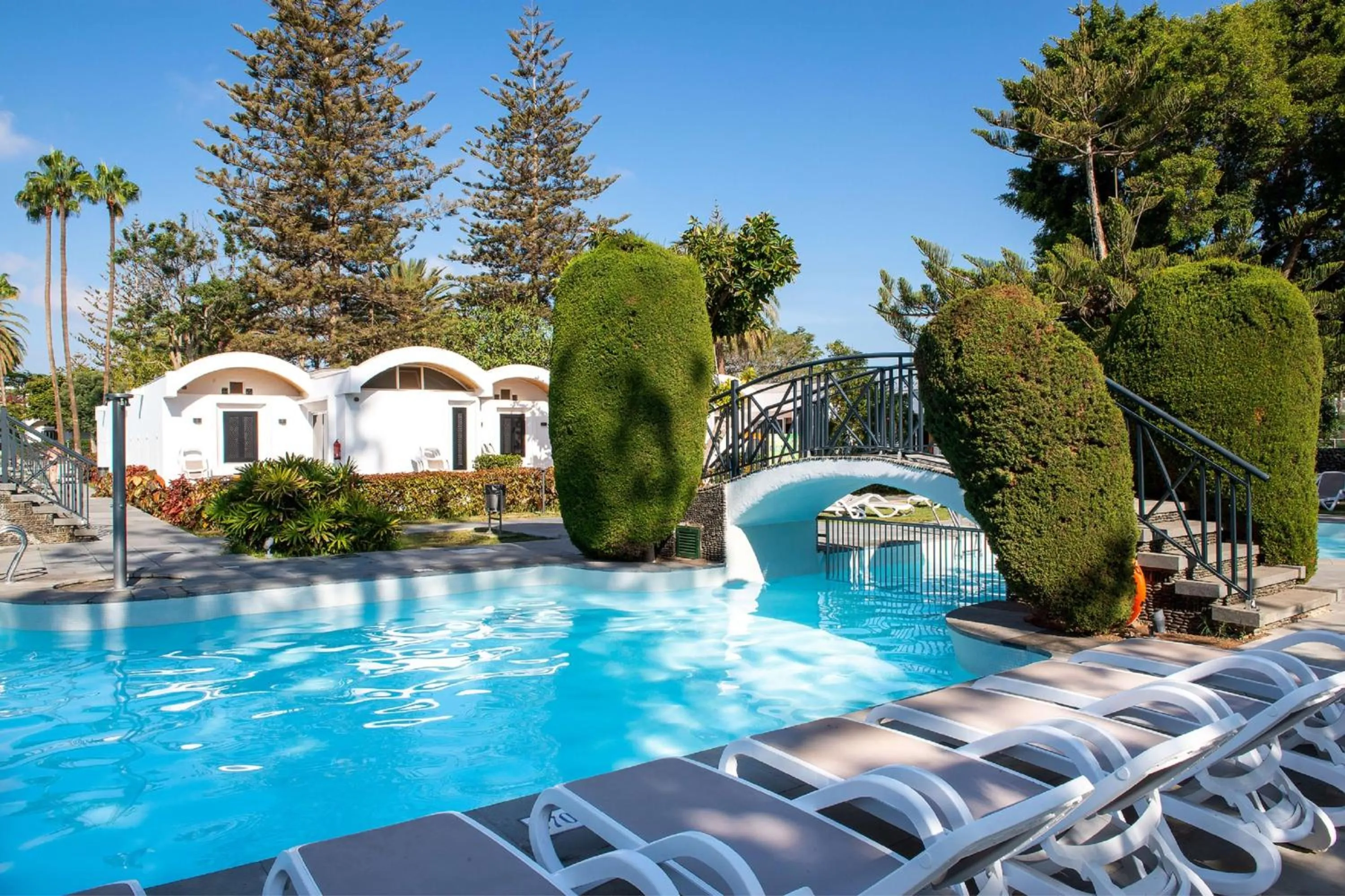 Pool view in Bungalows Cordial Biarritz